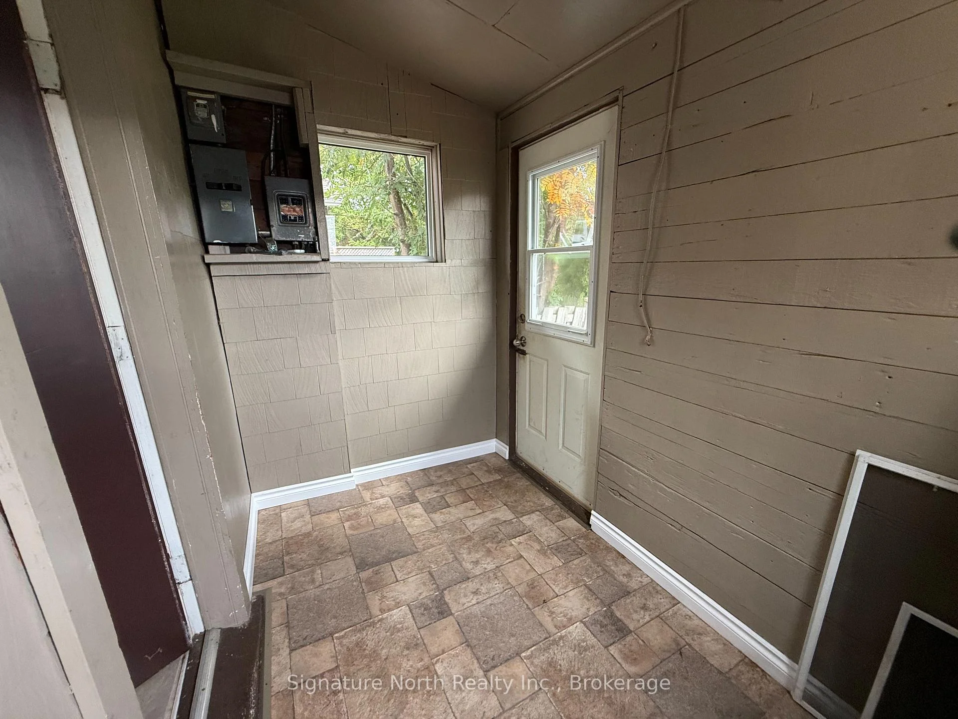 Photo 30 of 618 Mctavish Street, Thunder Bay, East End — HOMEH