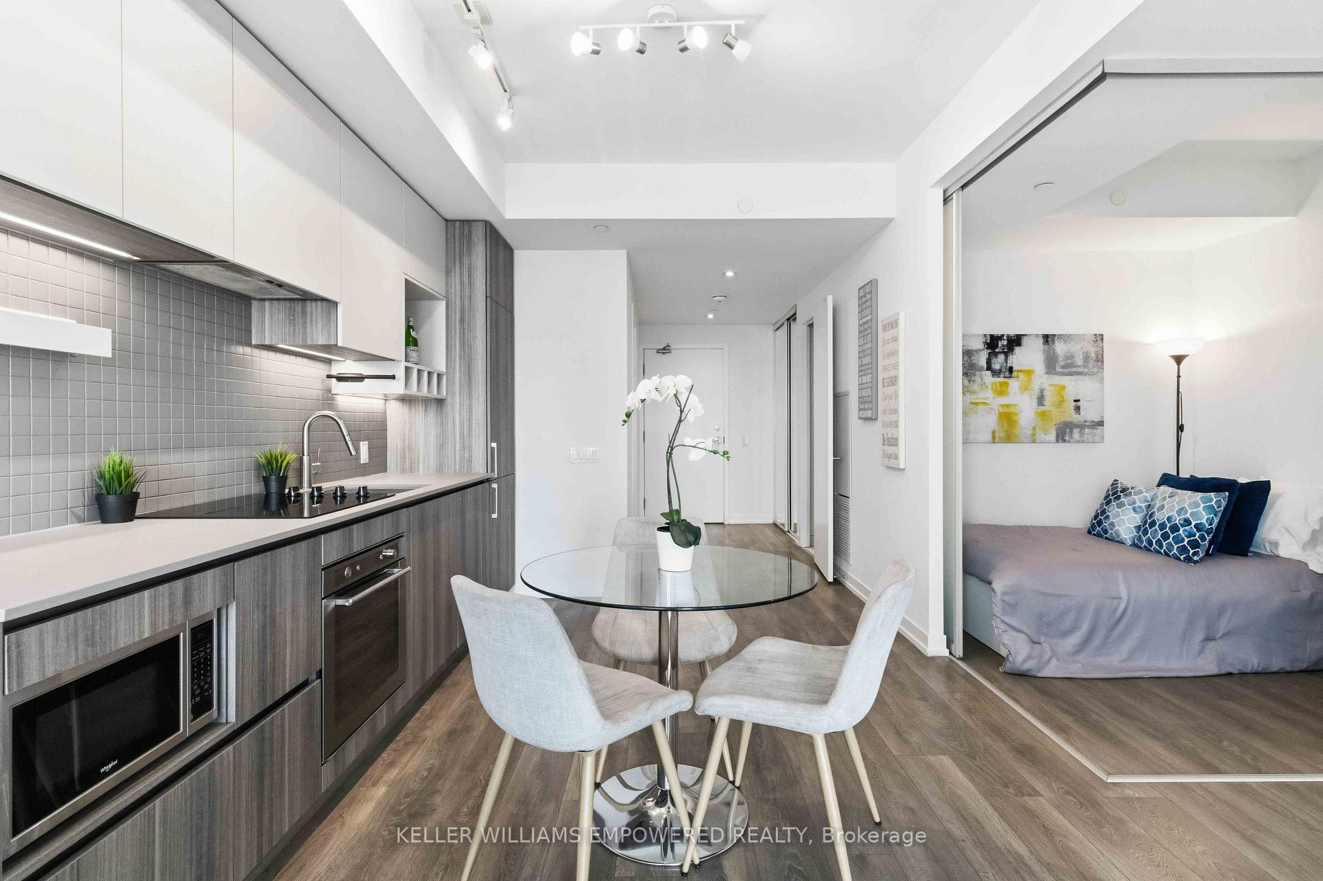 Photo 10 of Unit 2501, 5 Buttermill Avenue, Vaughan, Concord — HOMEH