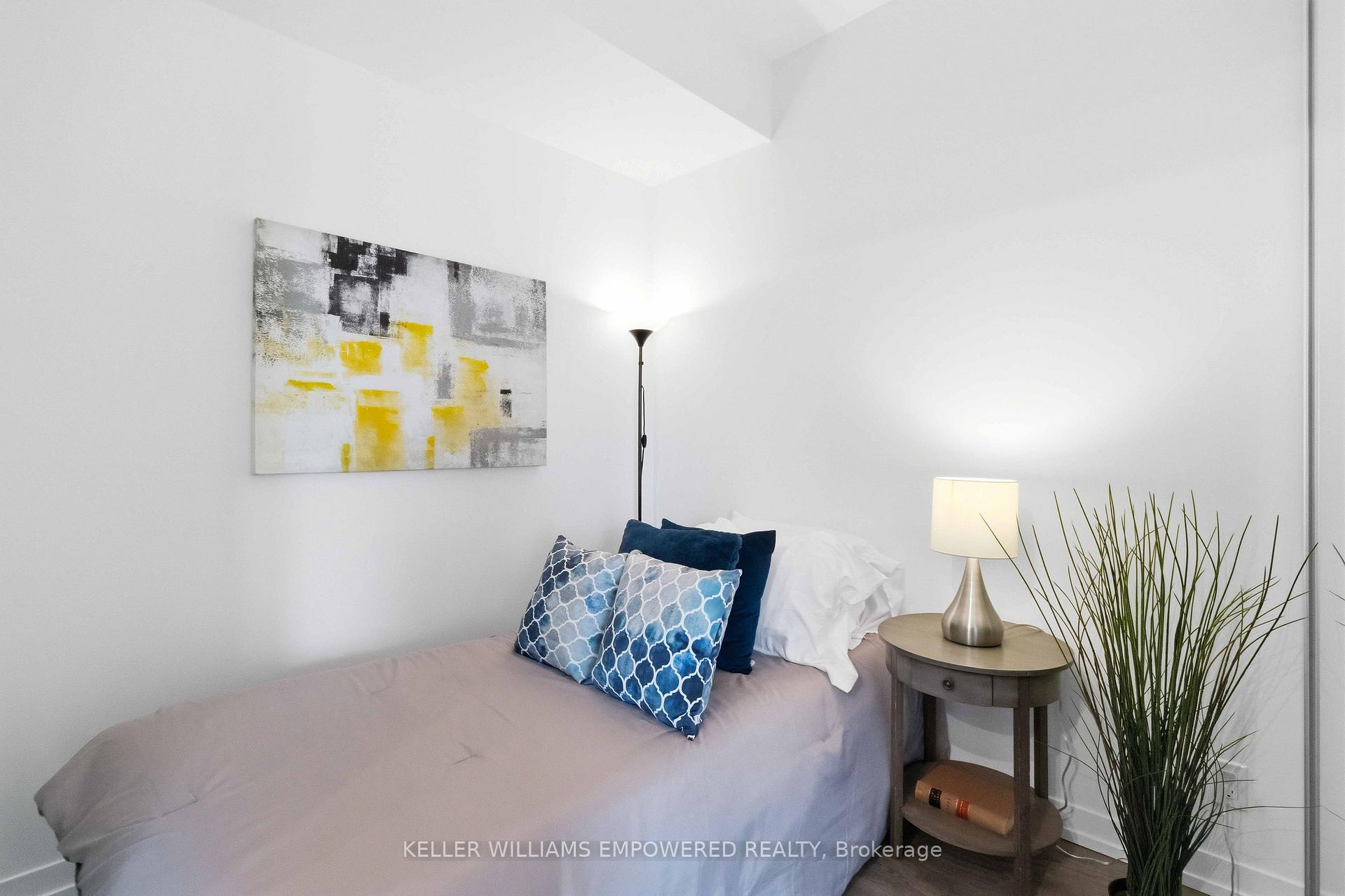 Photo 13 of Unit 2501, 5 Buttermill Avenue, Vaughan, Concord — HOMEH