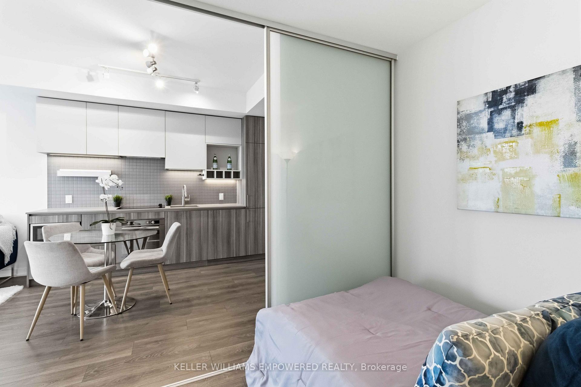 Photo 14 of Unit 2501, 5 Buttermill Avenue, Vaughan, Concord — HOMEH