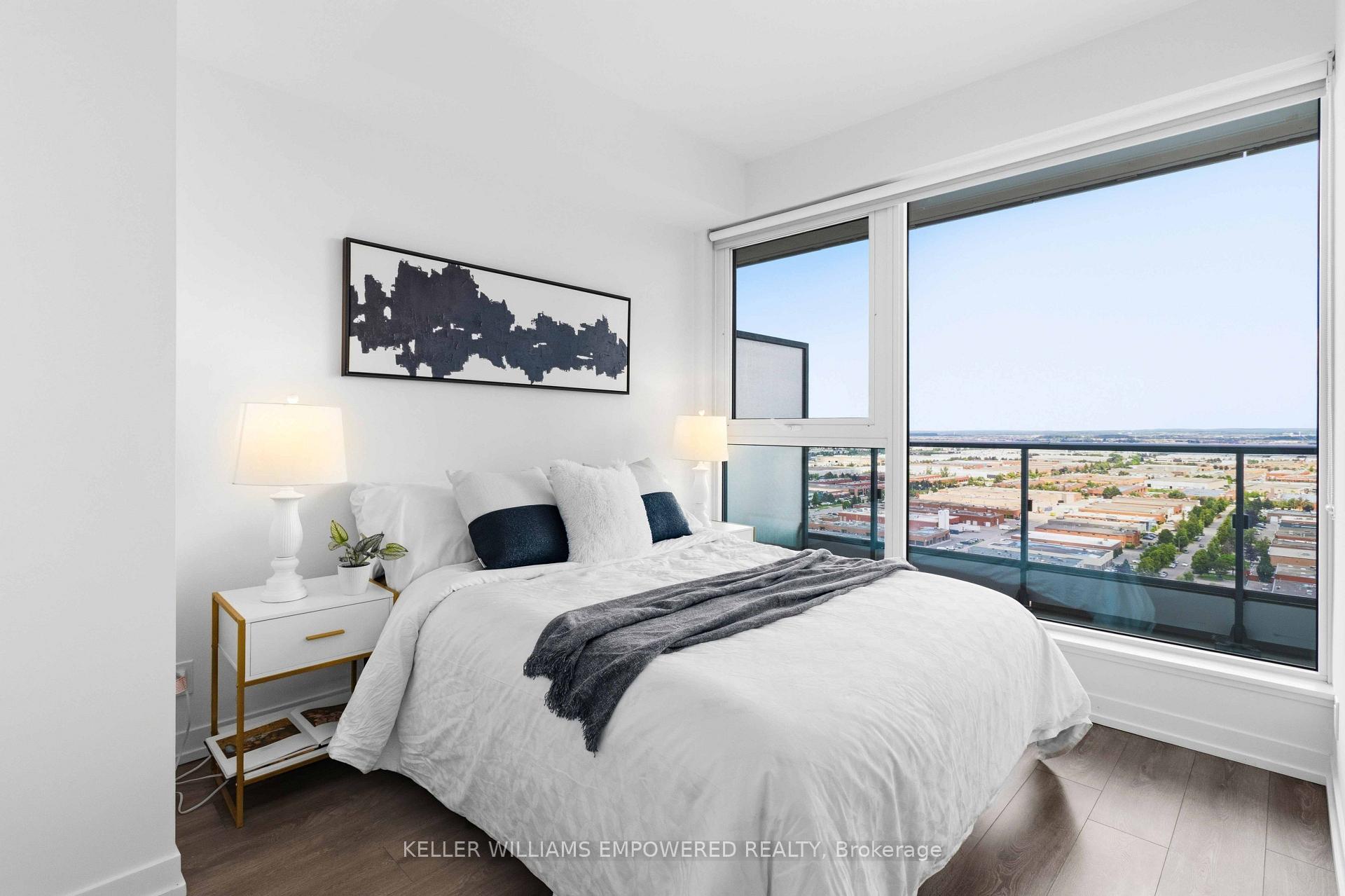 Photo 15 of Unit 2501, 5 Buttermill Avenue, Vaughan, Concord — HOMEH