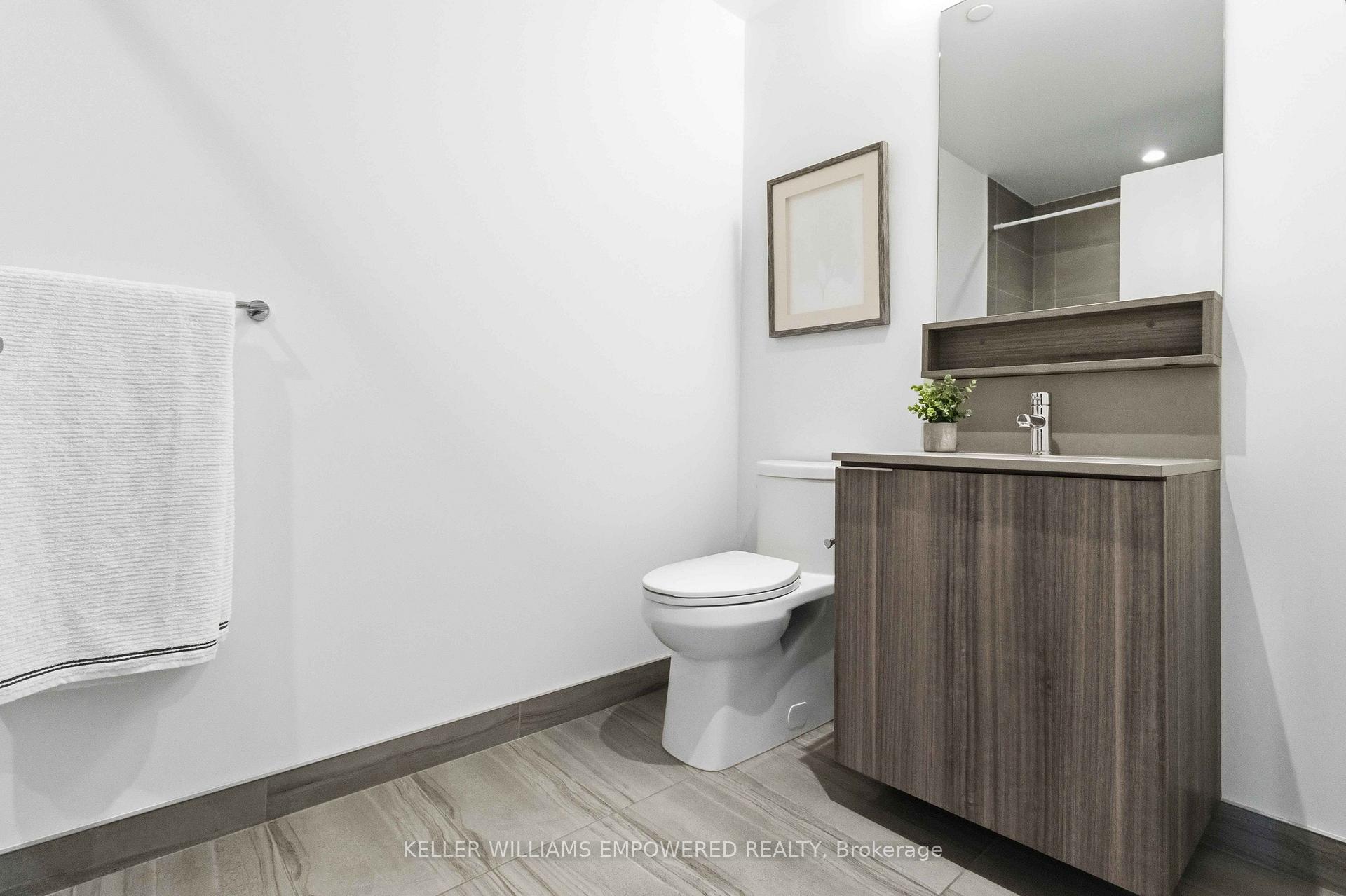 Photo 19 of Unit 2501, 5 Buttermill Avenue, Vaughan, Concord — HOMEH