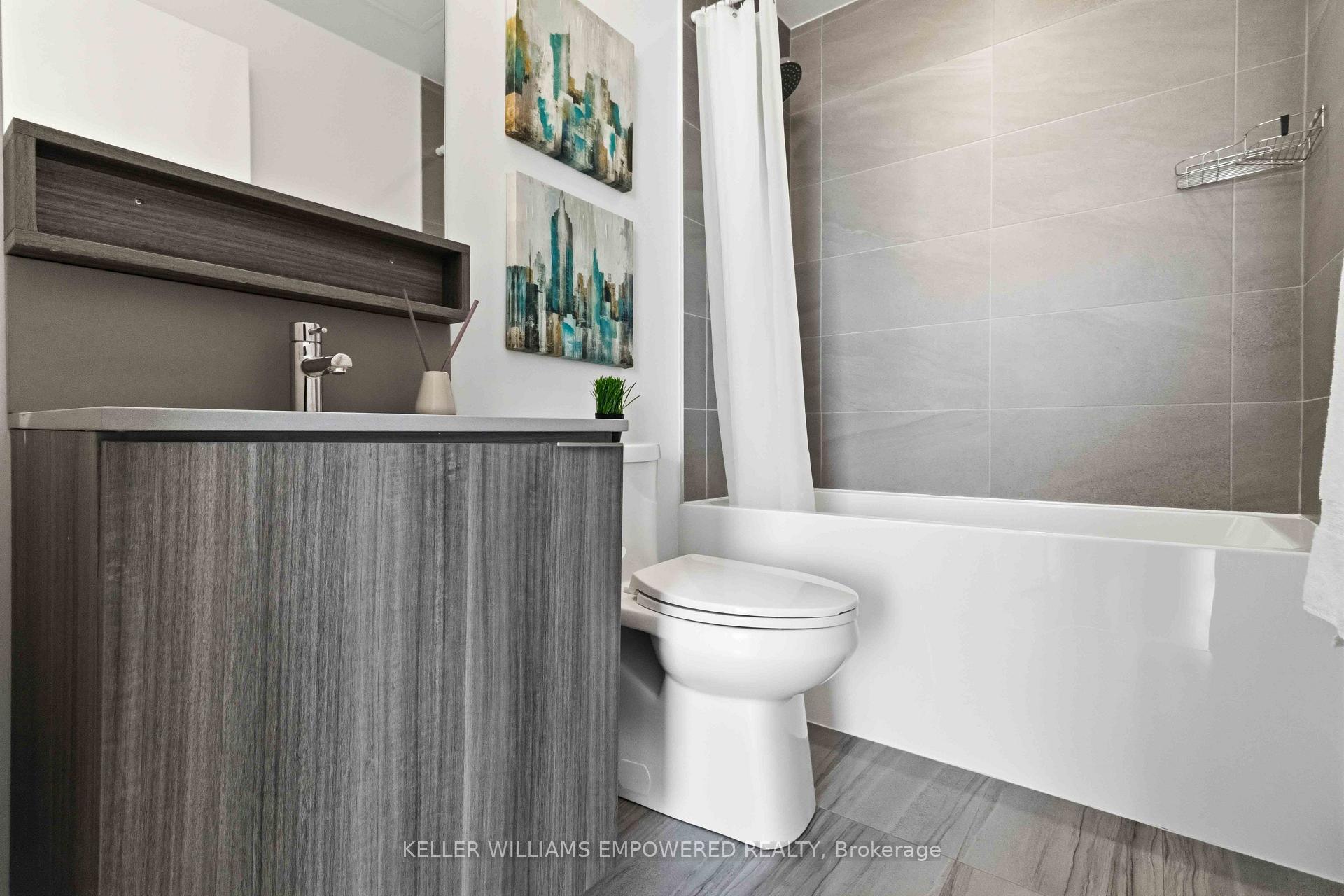 Photo 21 of Unit 2501, 5 Buttermill Avenue, Vaughan, Concord — HOMEH