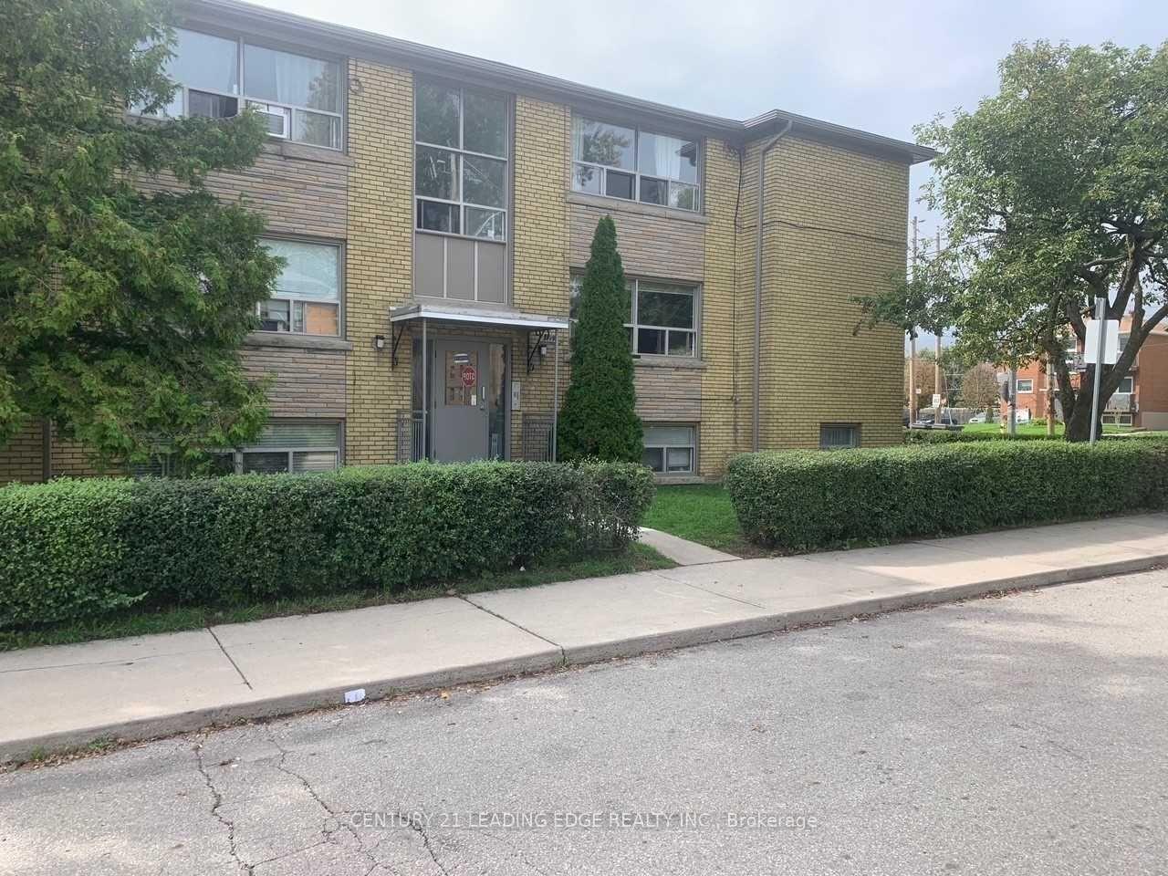 Front of Unit 6, 2719 Lake Shore Boulevard W