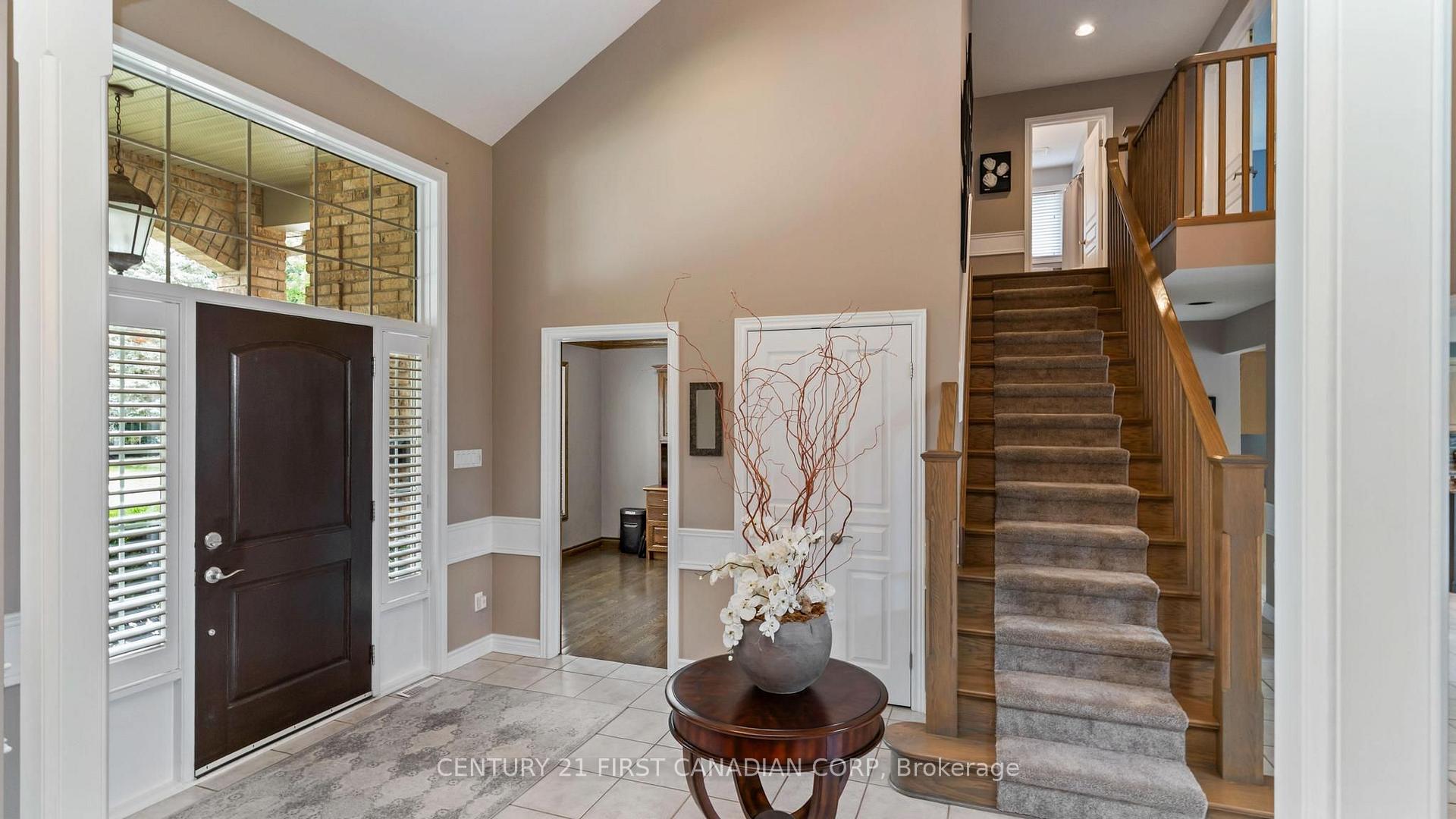Photo 4 of 114 Longview Court, London, South K — HOMEH