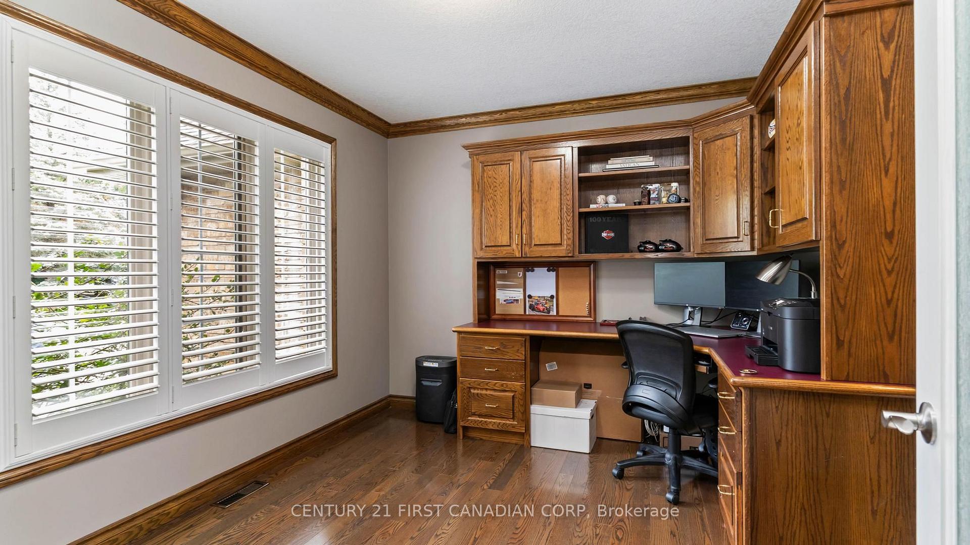 Photo 6 of 114 Longview Court, London, South K — HOMEH