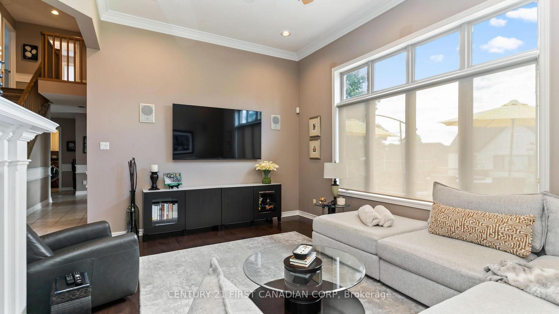 Photo 11 of 114 Longview Court, London, South K — HOMEH