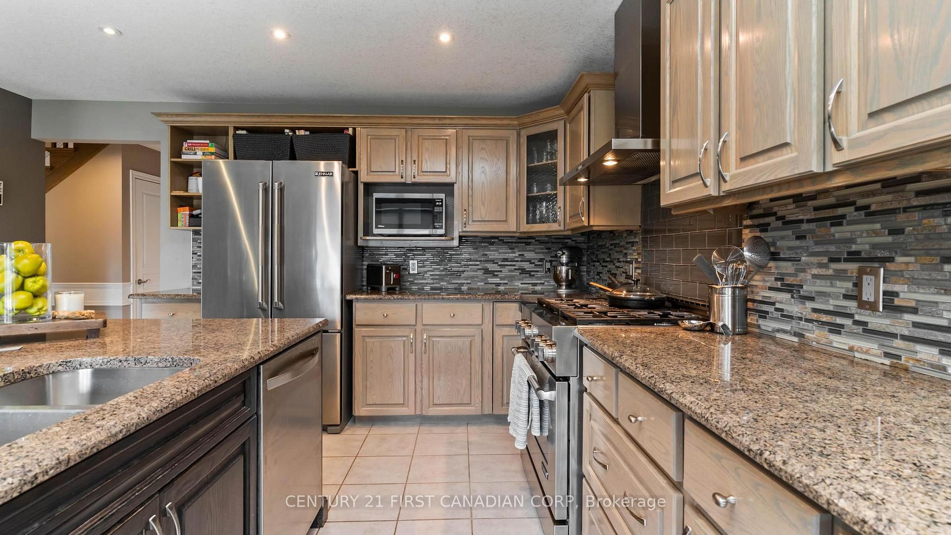 Photo 17 of 114 Longview Court, London, South K — HOMEH