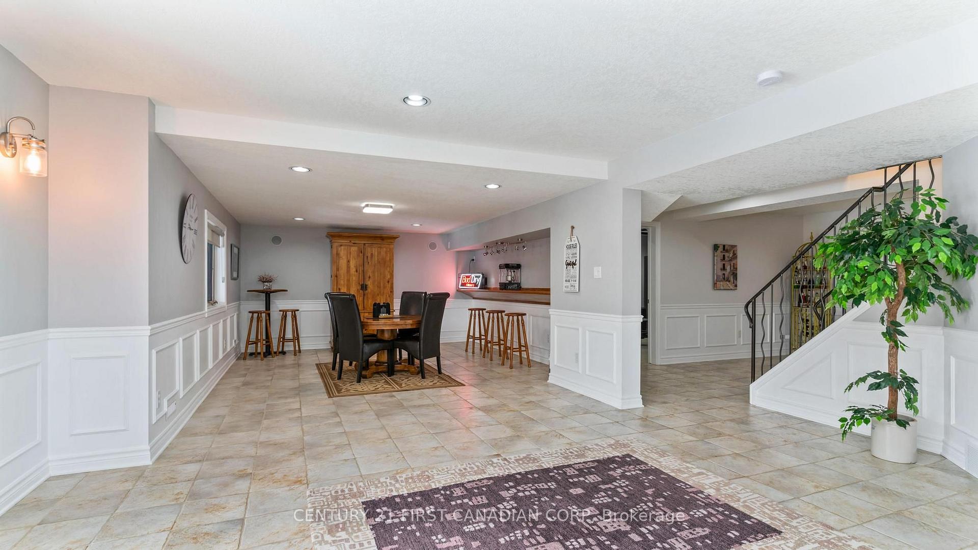 Photo 36 of 114 Longview Court, London, South K — HOMEH
