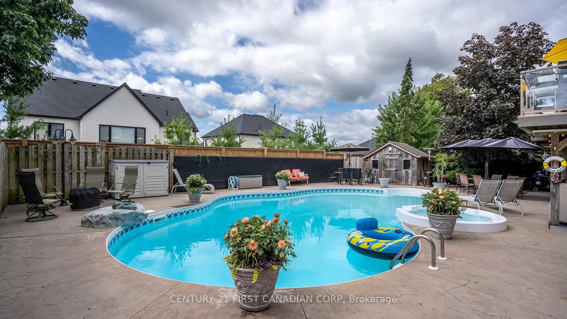 Photo 44 of 114 Longview Court, London, South K — HOMEH