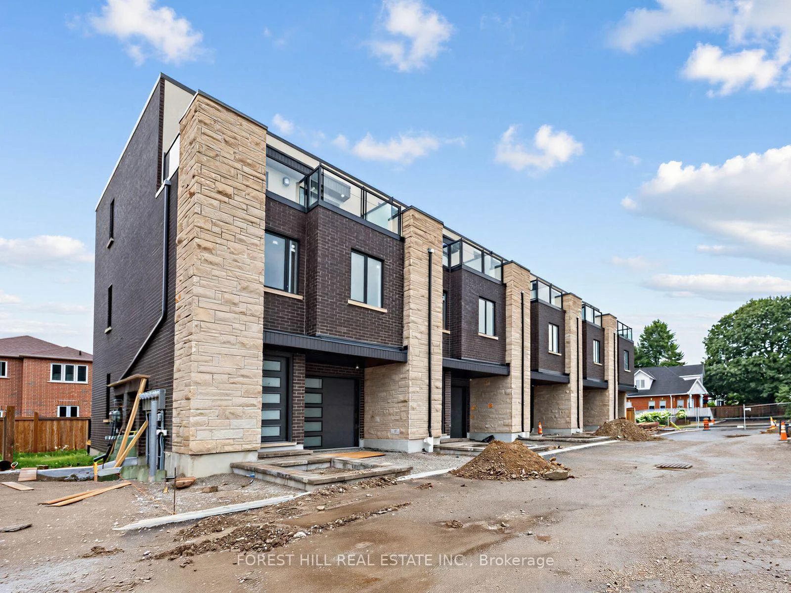 Photo 4 of 3 Cranswick Lane, Ajax, Central — HOMEH