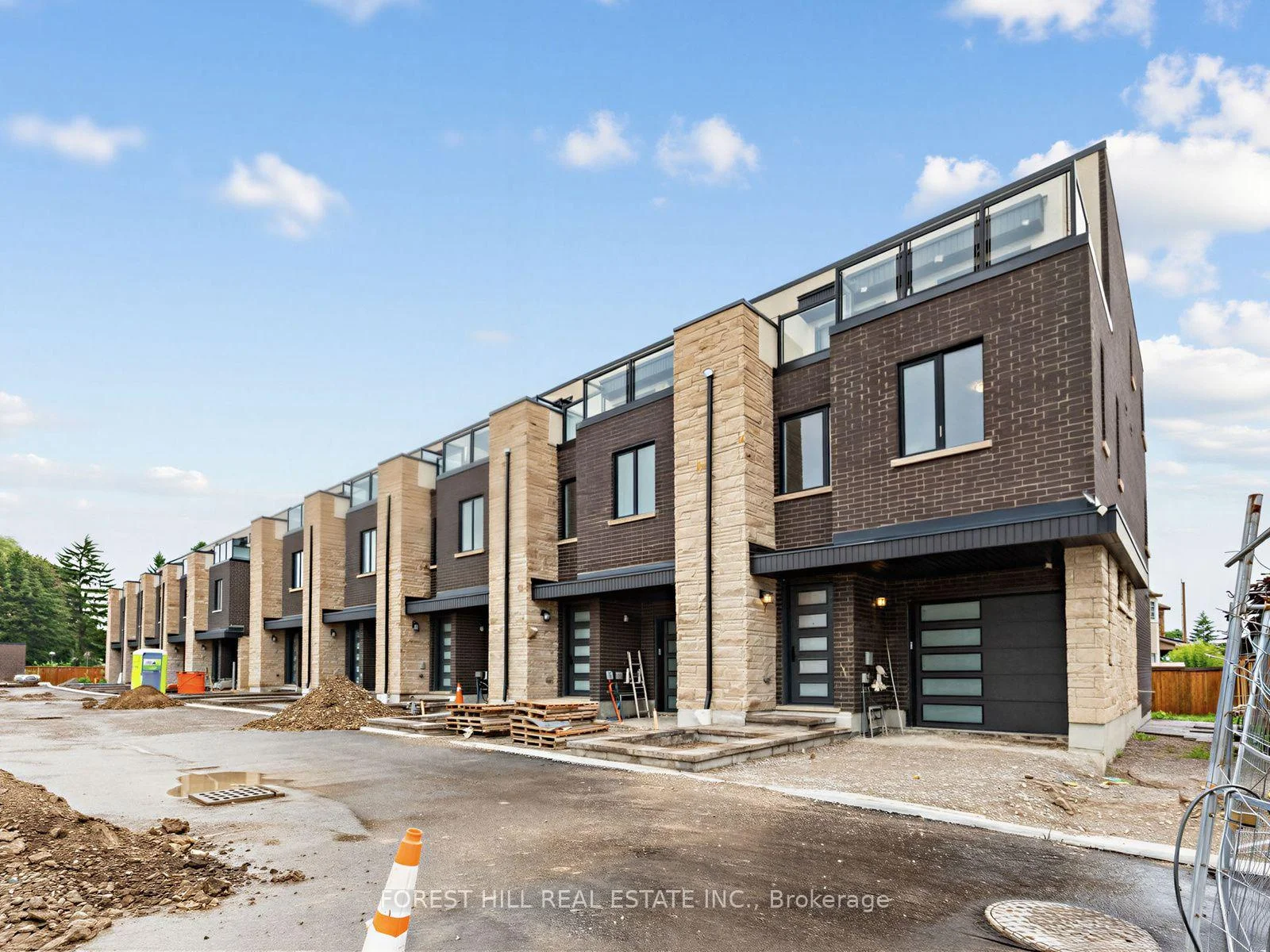 Photo 5 of 3 Cranswick Lane, Ajax, Central — HOMEH