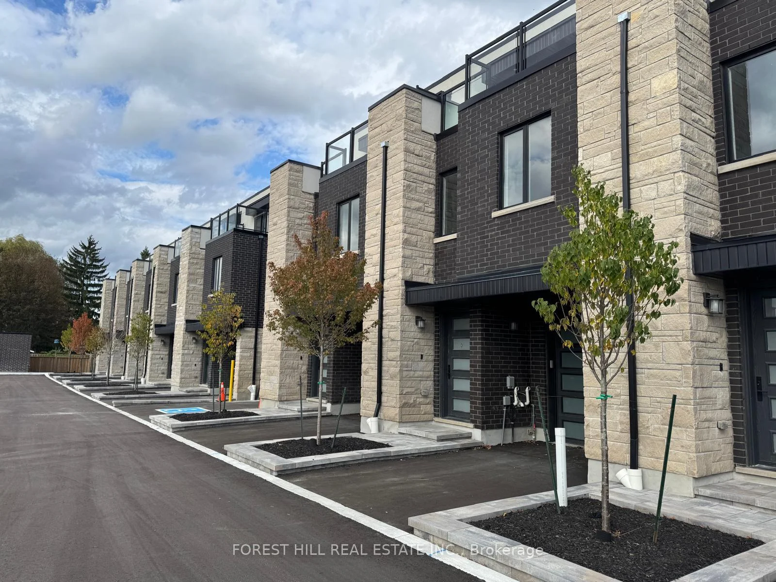 Photo 7 of 3 Cranswick Lane, Ajax, Central — HOMEH