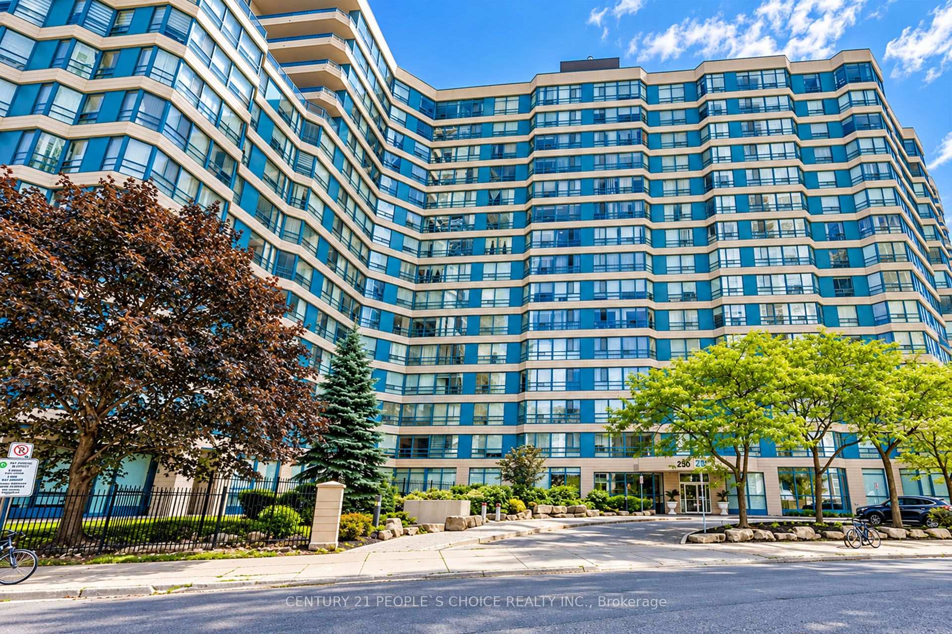 Photo 3 of Unit 1015, 250 Webb Drive, Mississauga, City Centre — HOMEH