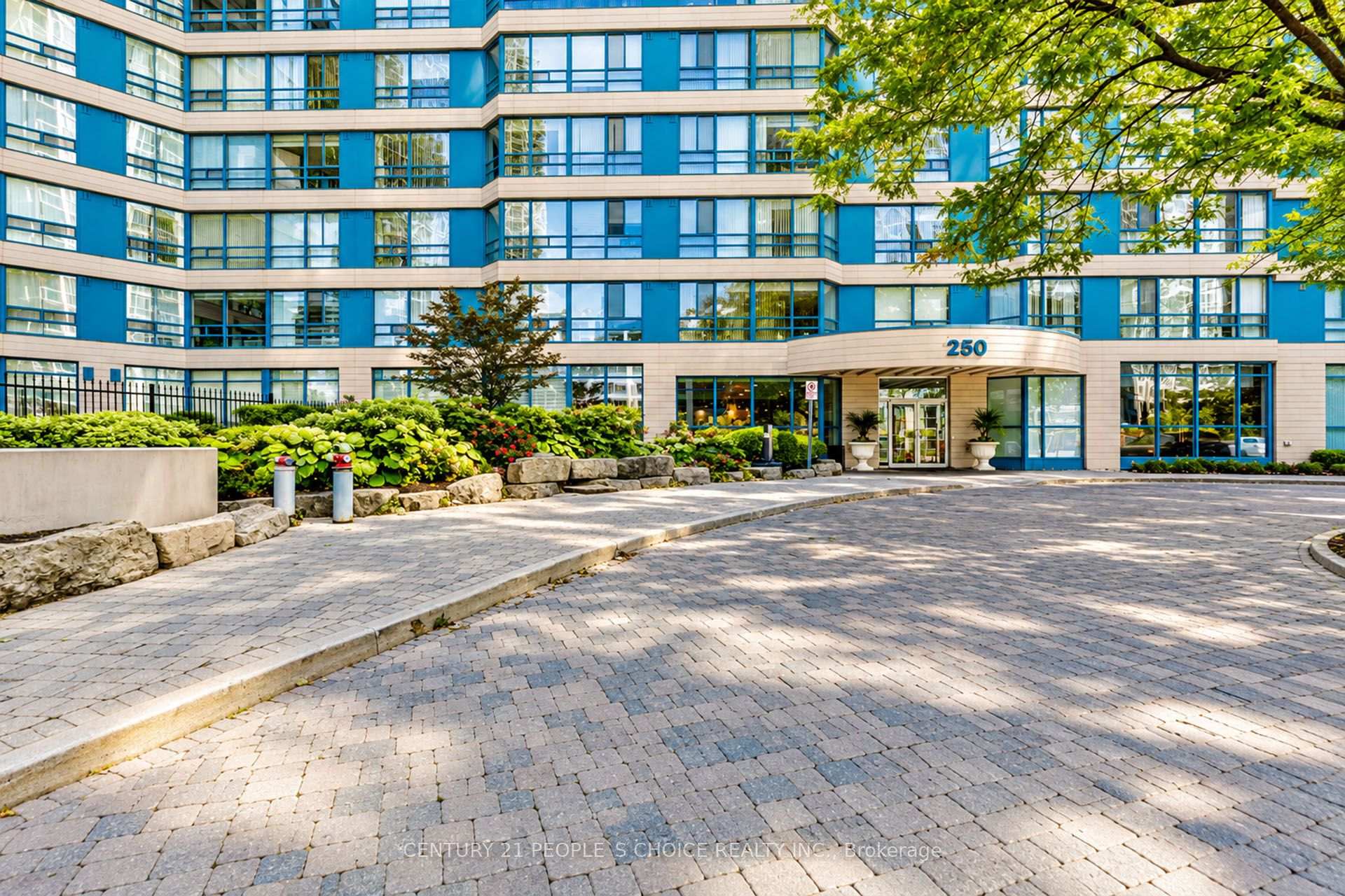 Photo 4 of Unit 1015, 250 Webb Drive, Mississauga, City Centre — HOMEH