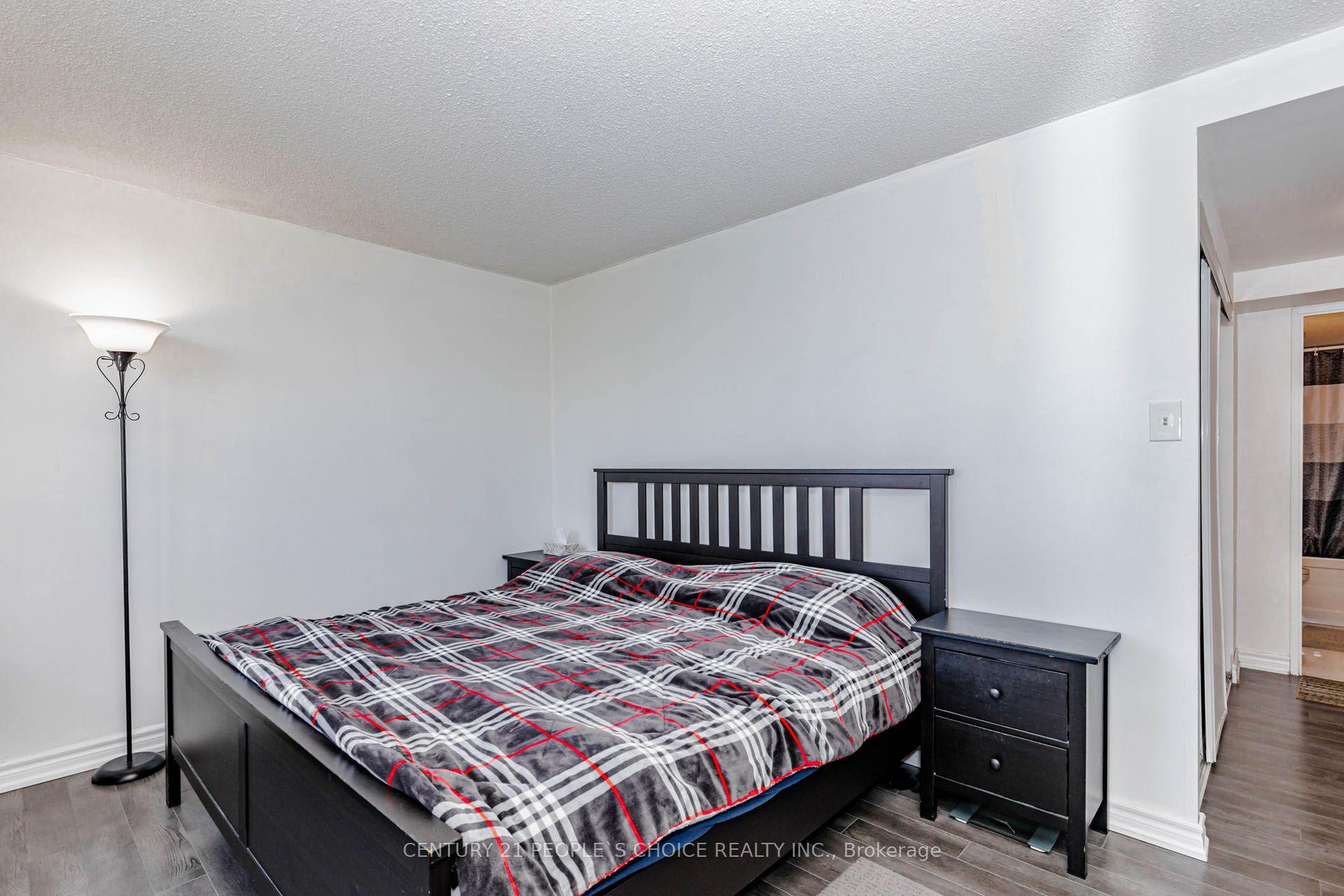 Photo 32 of Unit 1015, 250 Webb Drive, Mississauga, City Centre — HOMEH