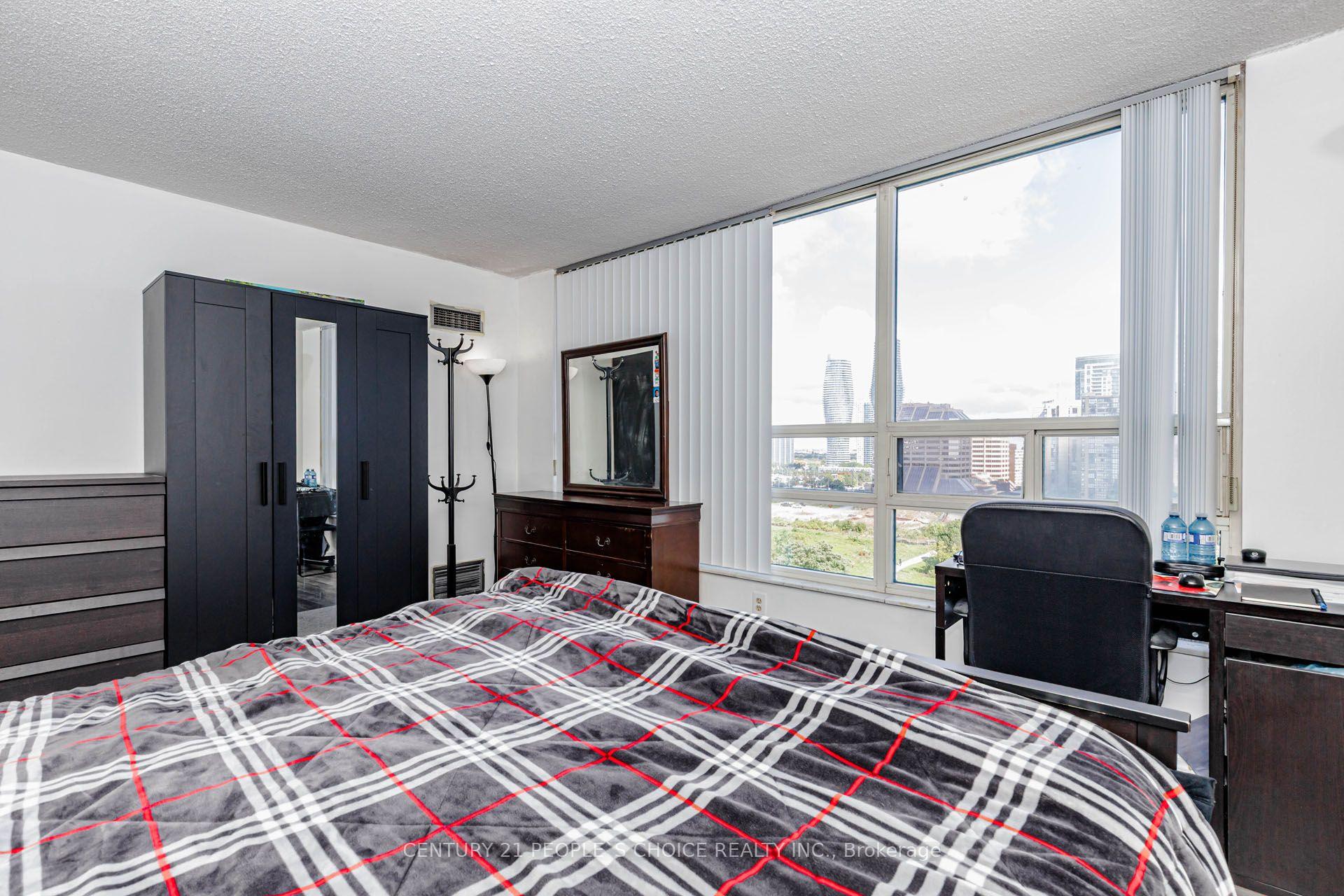 Photo 34 of Unit 1015, 250 Webb Drive, Mississauga, City Centre — HOMEH