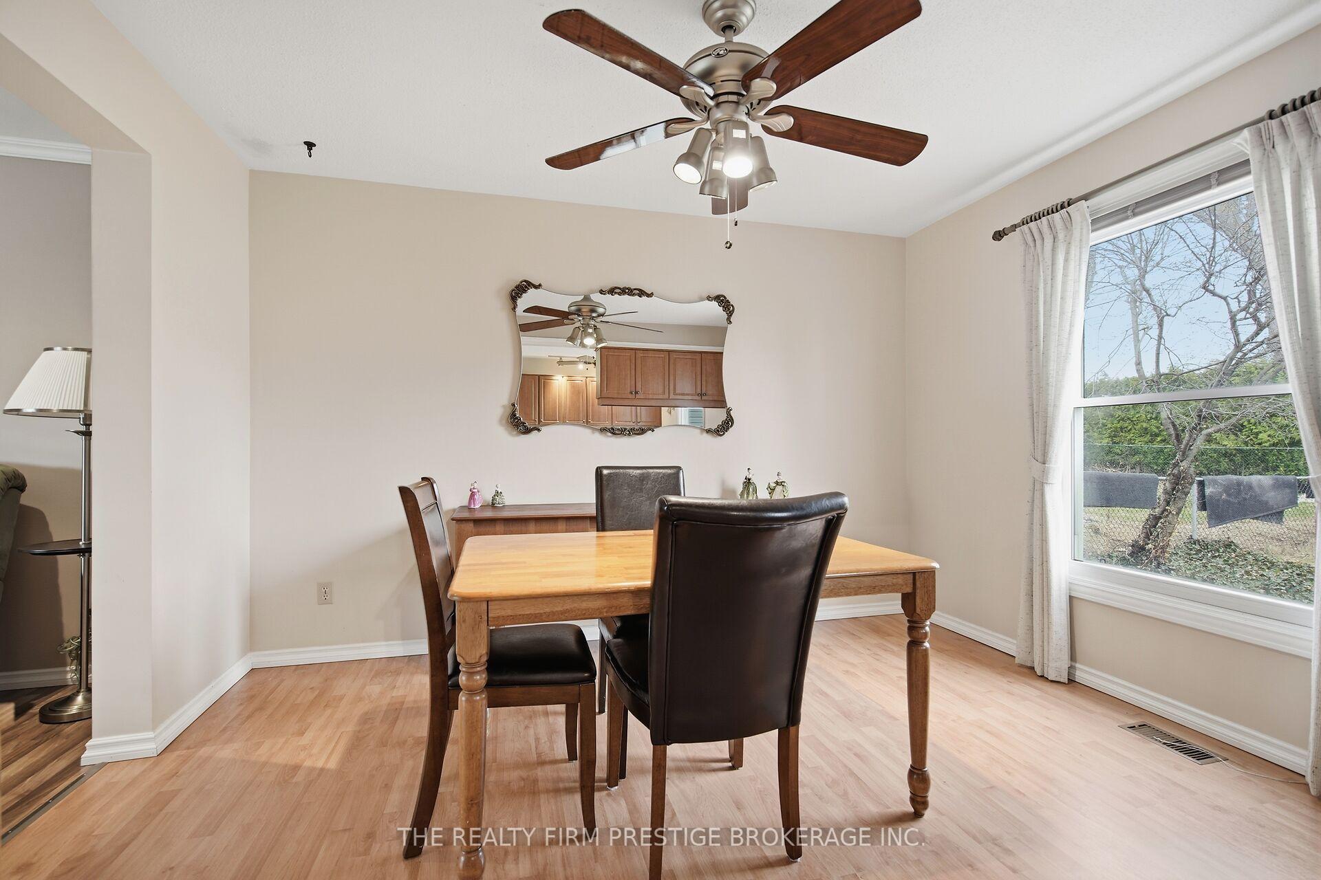 Photo 10 of 126 Gardenvale Crescent, London, South N — HOMEH
