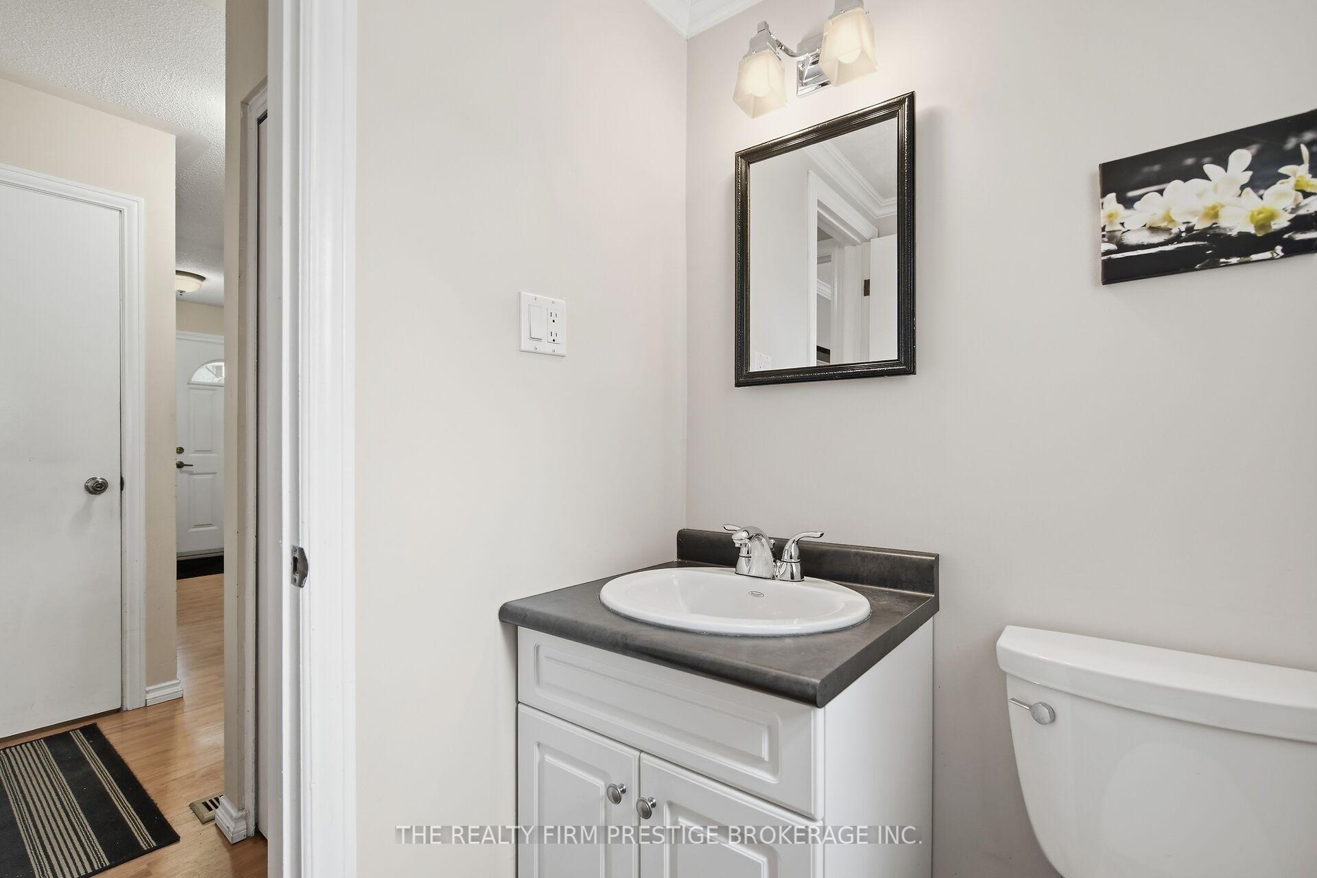 Photo 20 of 126 Gardenvale Crescent, London, South N — HOMEH
