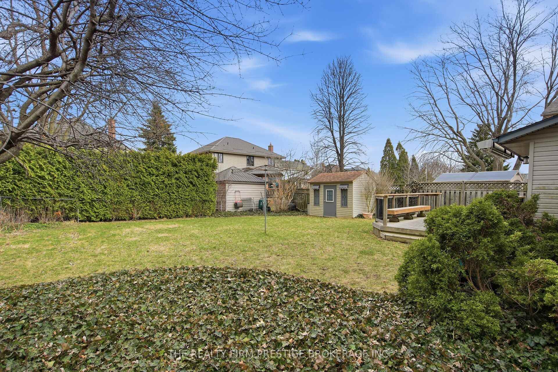 Photo 33 of 126 Gardenvale Crescent, London, South N — HOMEH