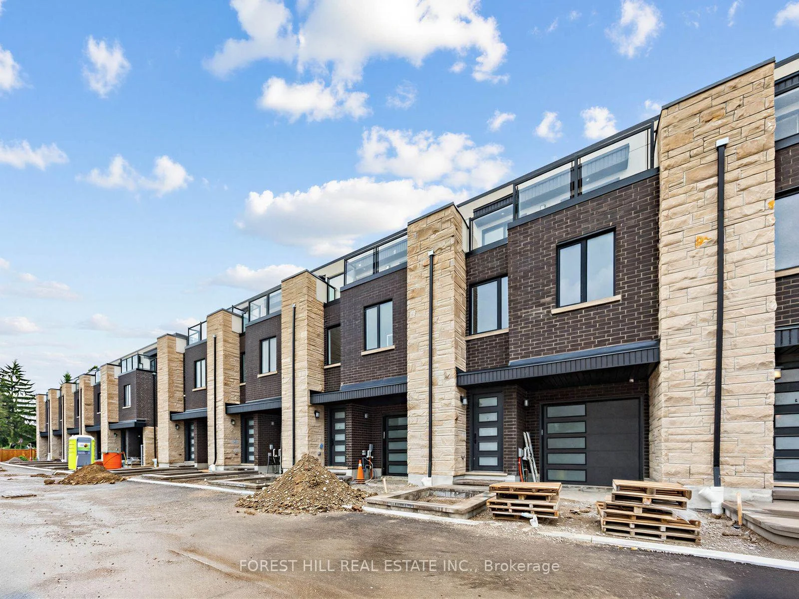 Photo 2 of 1 Cranswick Lane, Ajax, Central — HOMEH