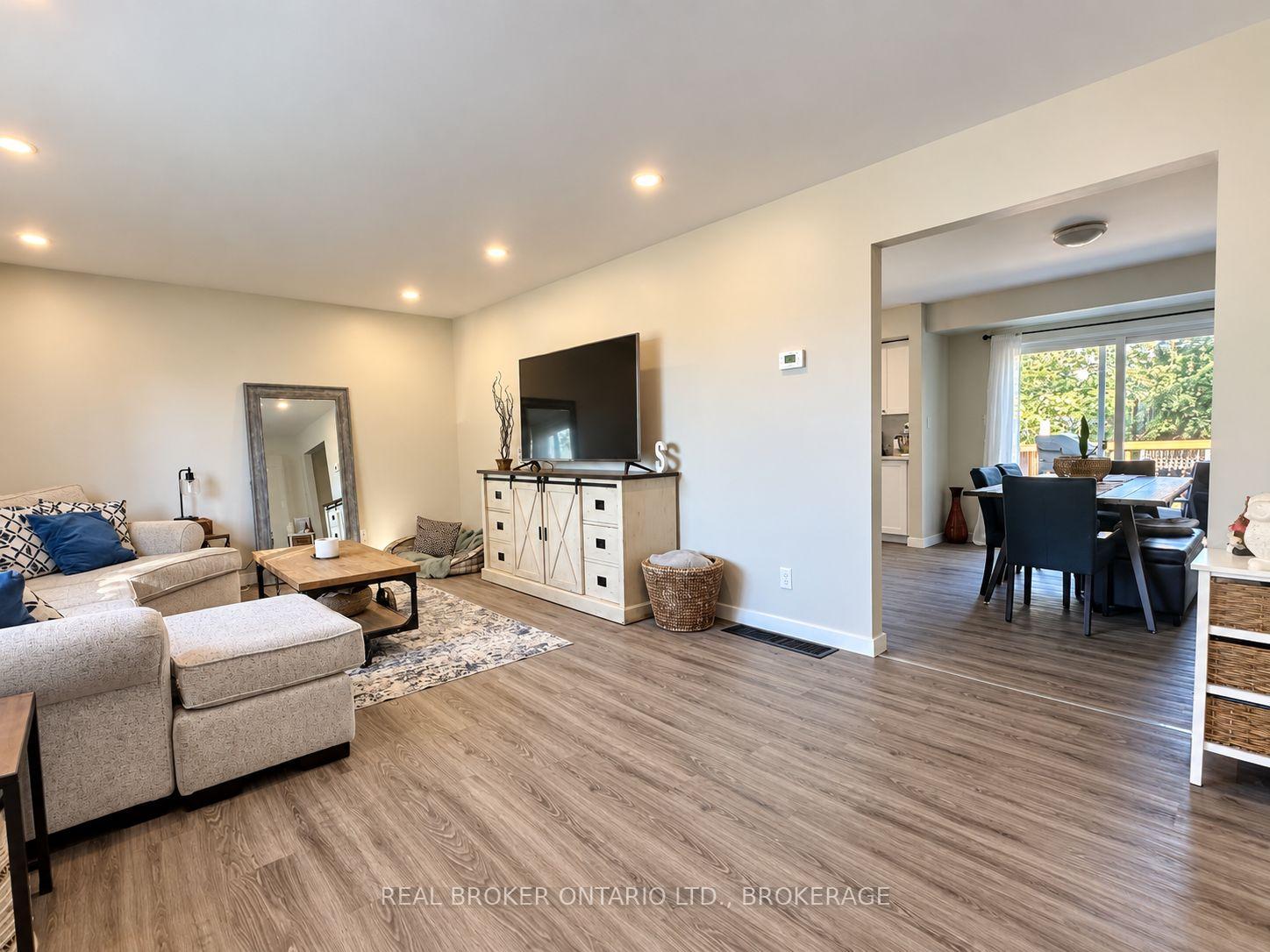 Photo 4 of 23 Huff Avenue, Loyalist, Amherstview — HOMEH