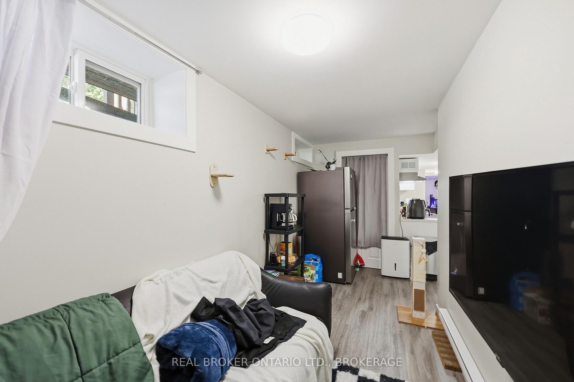 Photo 32 of 23 Huff Avenue, Loyalist, Amherstview — HOMEH