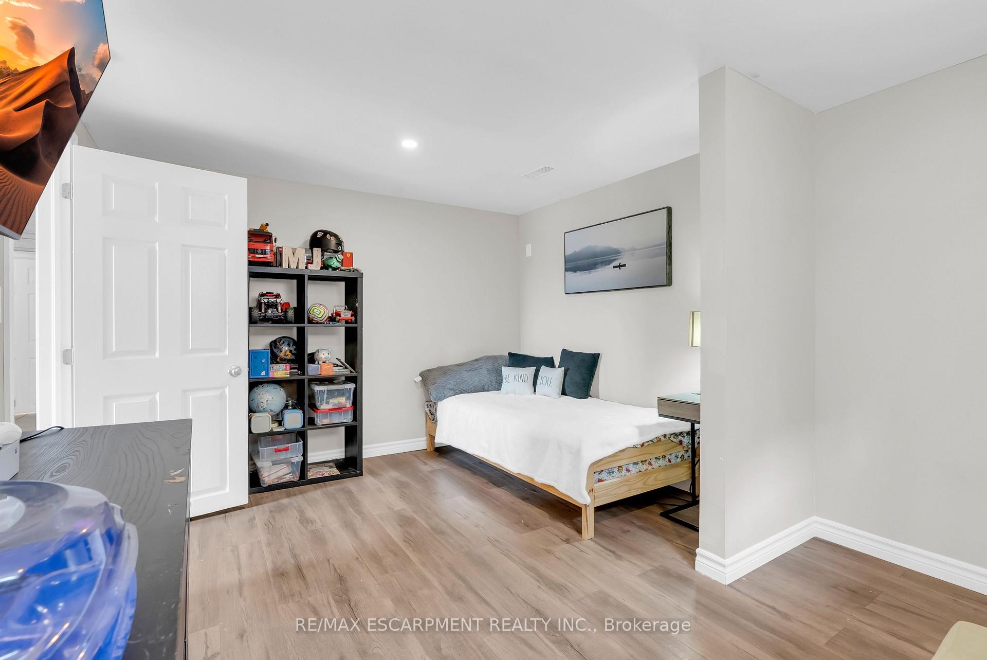 Photo 24 of 21 Kidd Avenue, Quinte West, Trenton Ward — HOMEH