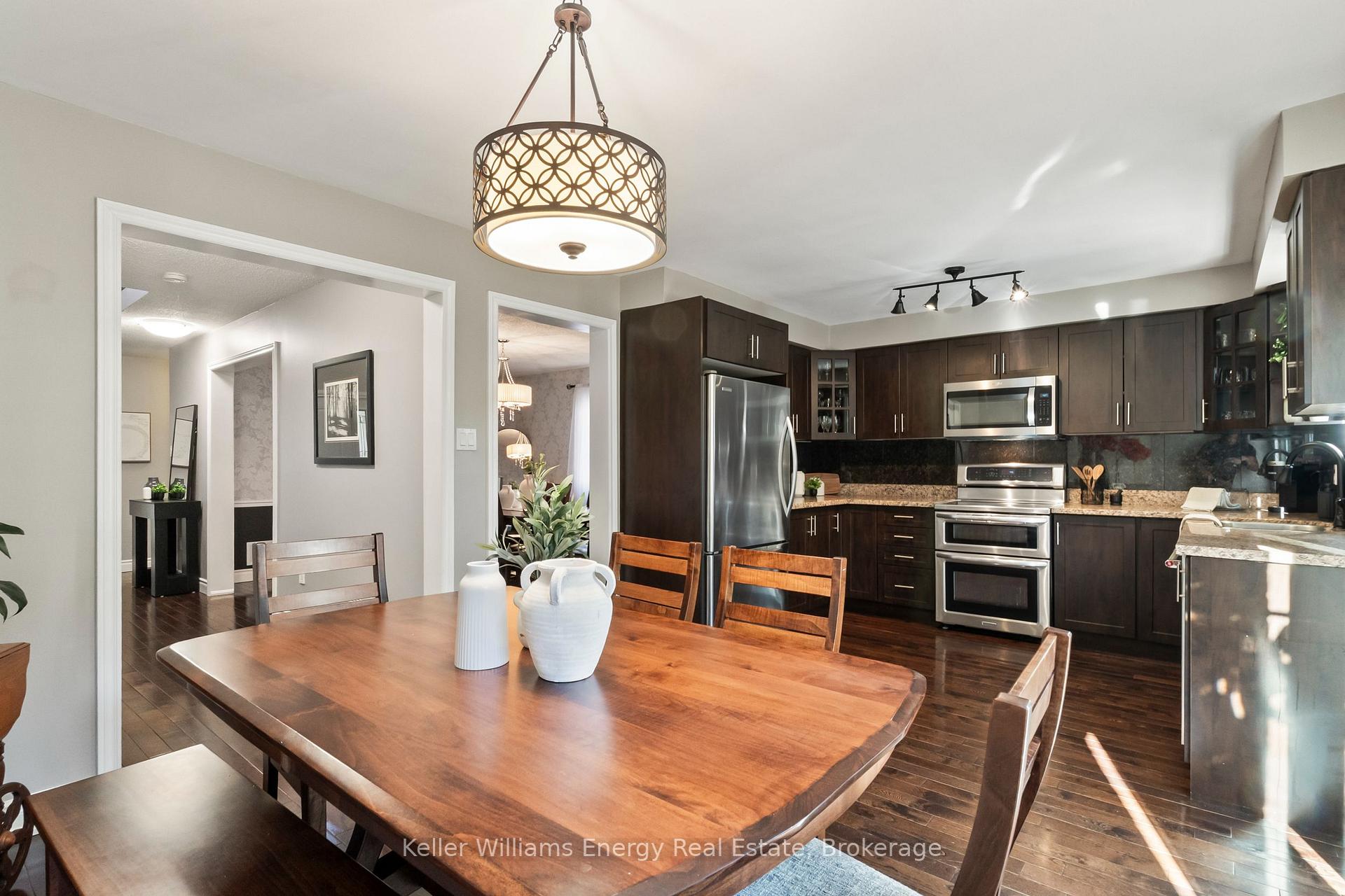Photo 2 of 523 Palmtree Crescent, Oshawa, Eastdale — HOMEH