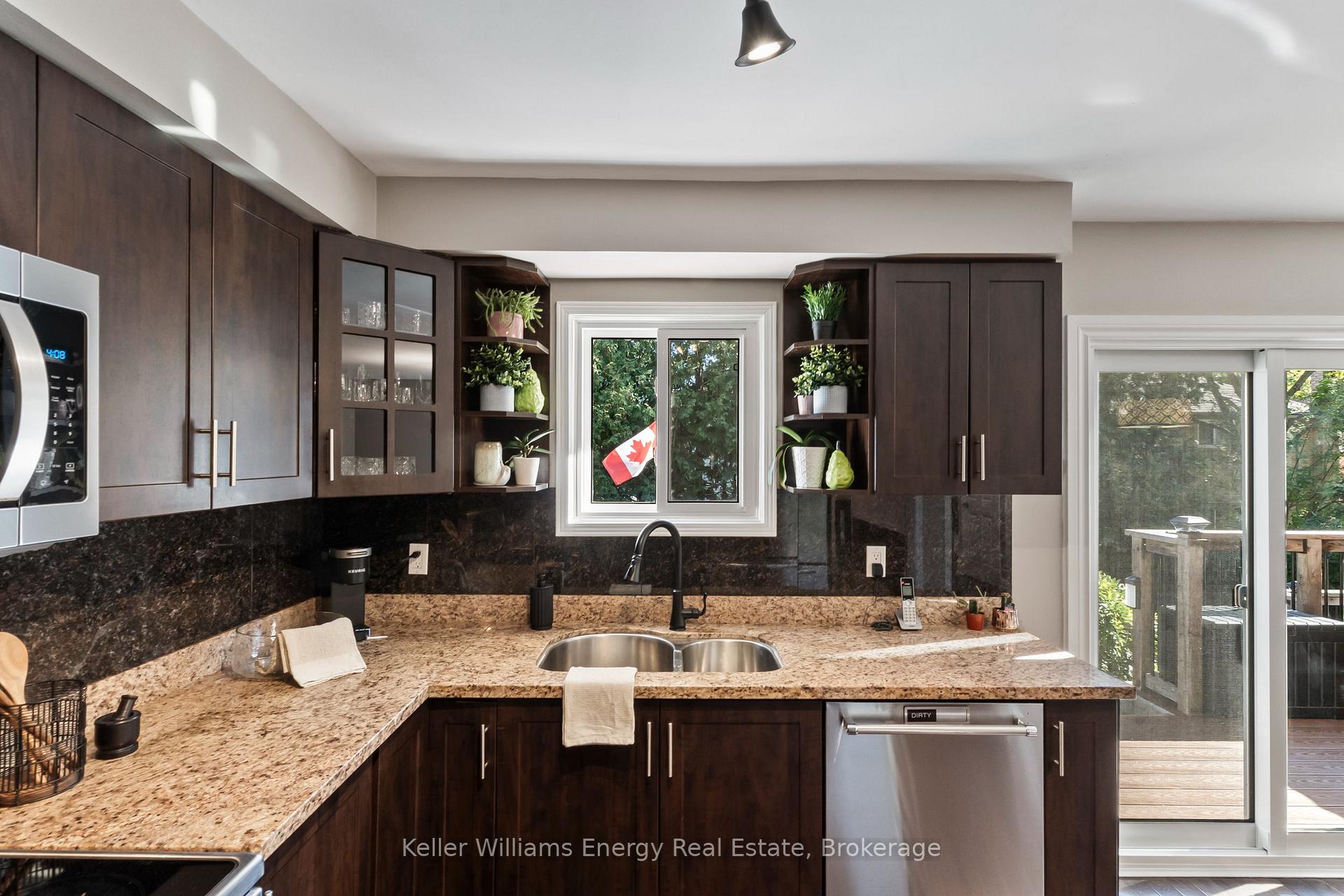 Photo 3 of 523 Palmtree Crescent, Oshawa, Eastdale — HOMEH