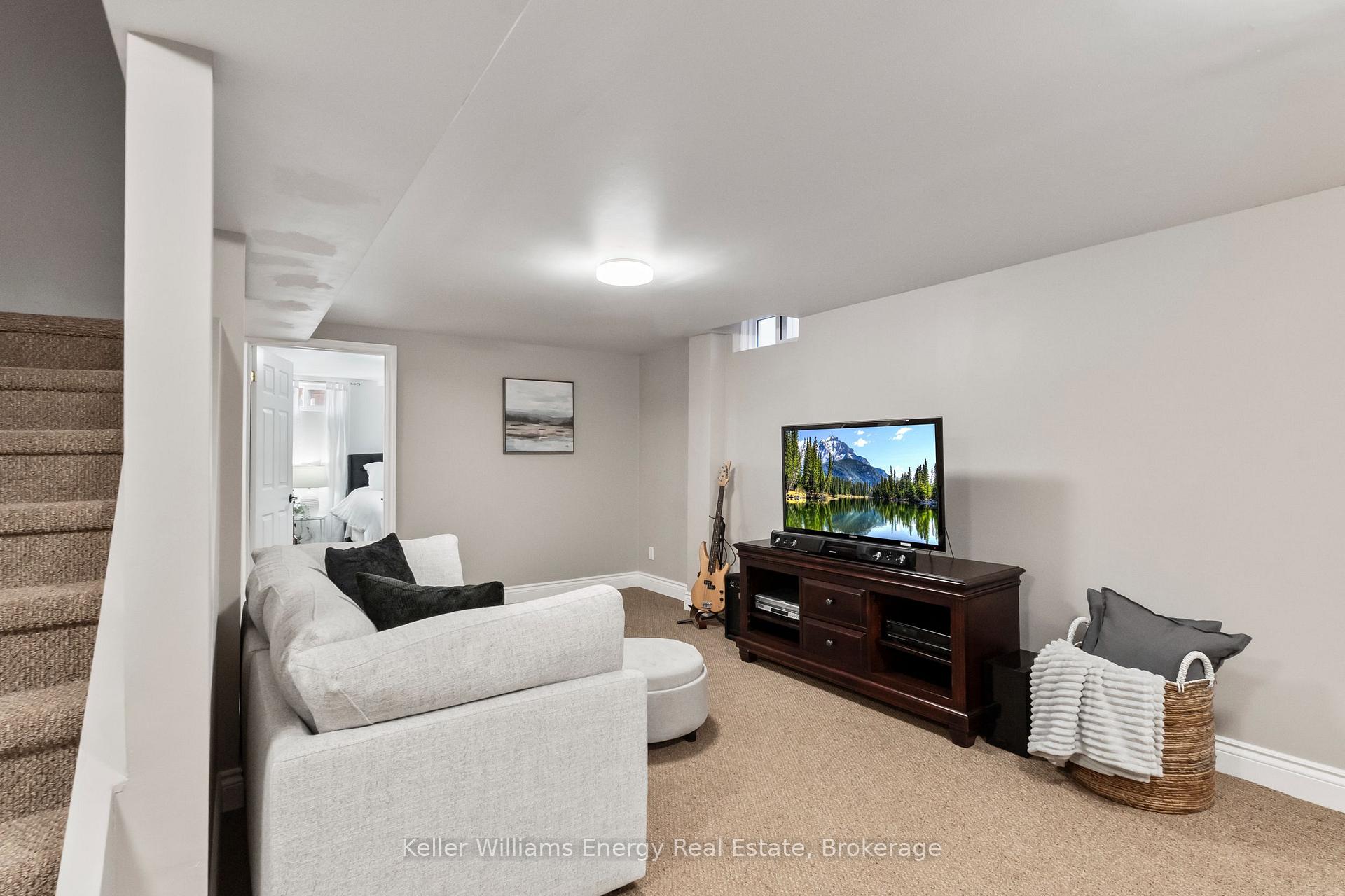 Photo 33 of 523 Palmtree Crescent, Oshawa, Eastdale — HOMEH