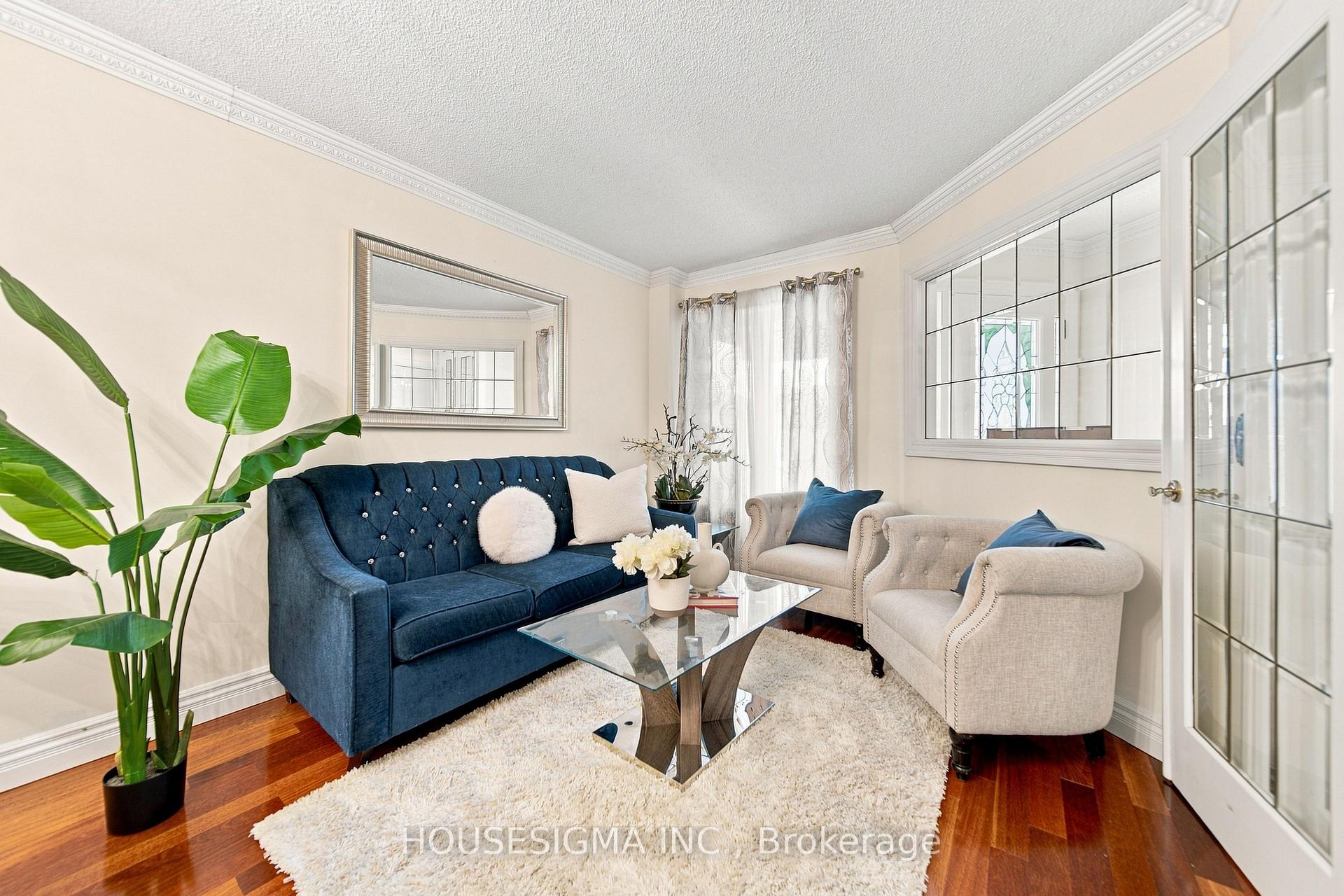 Photo 6 of 902 Applecroft Circle, Mississauga, East Credit — HOMEH
