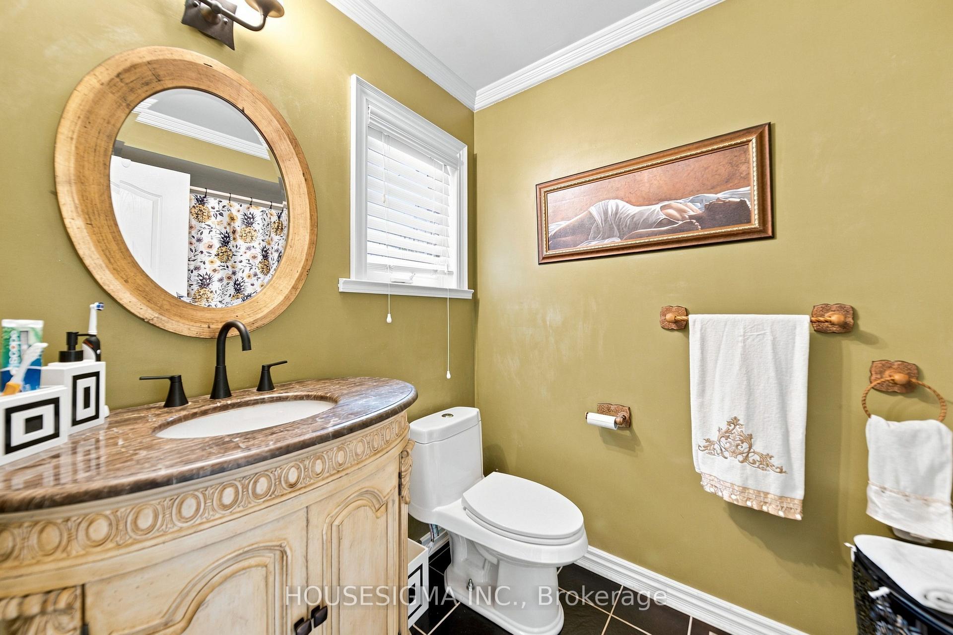Photo 25 of 902 Applecroft Circle, Mississauga, East Credit — HOMEH