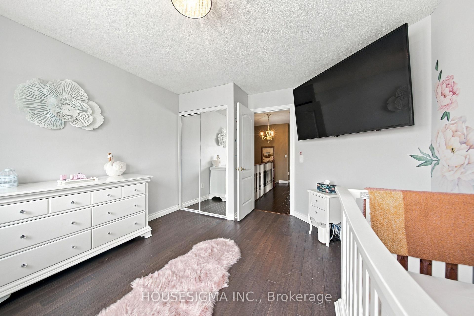 Photo 28 of 902 Applecroft Circle, Mississauga, East Credit — HOMEH
