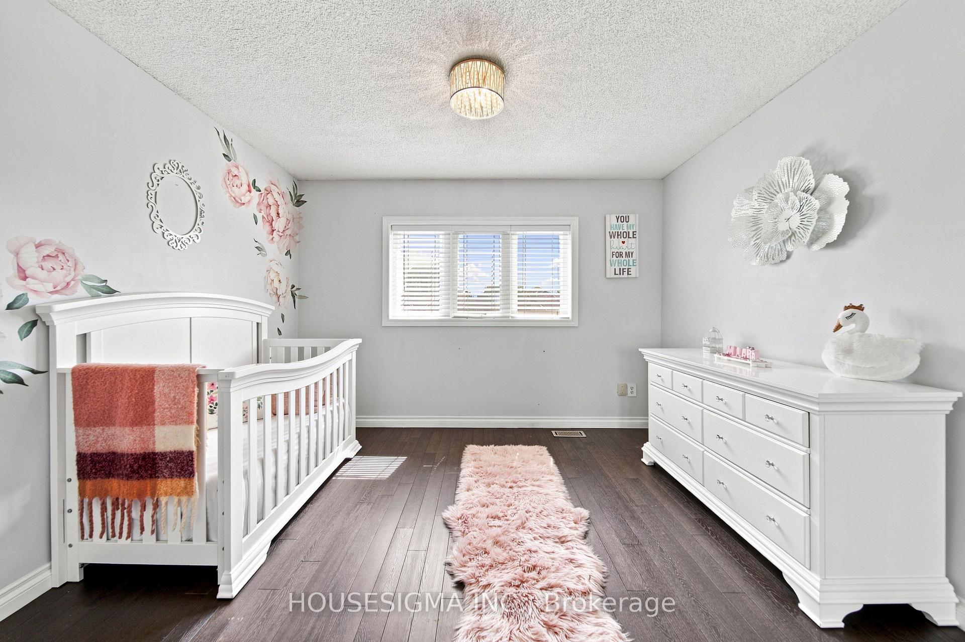 Photo 29 of 902 Applecroft Circle, Mississauga, East Credit — HOMEH