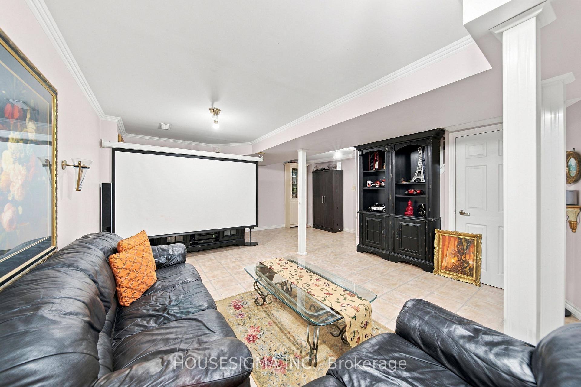 Photo 32 of 902 Applecroft Circle, Mississauga, East Credit — HOMEH