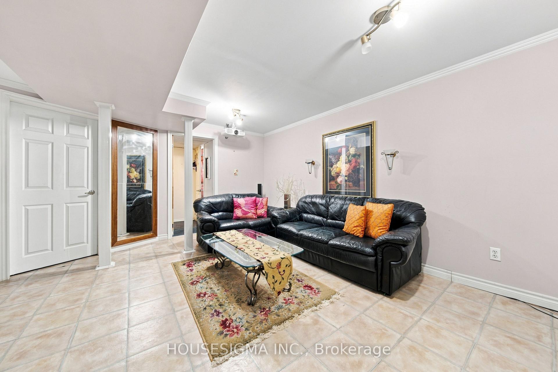 Photo 33 of 902 Applecroft Circle, Mississauga, East Credit — HOMEH