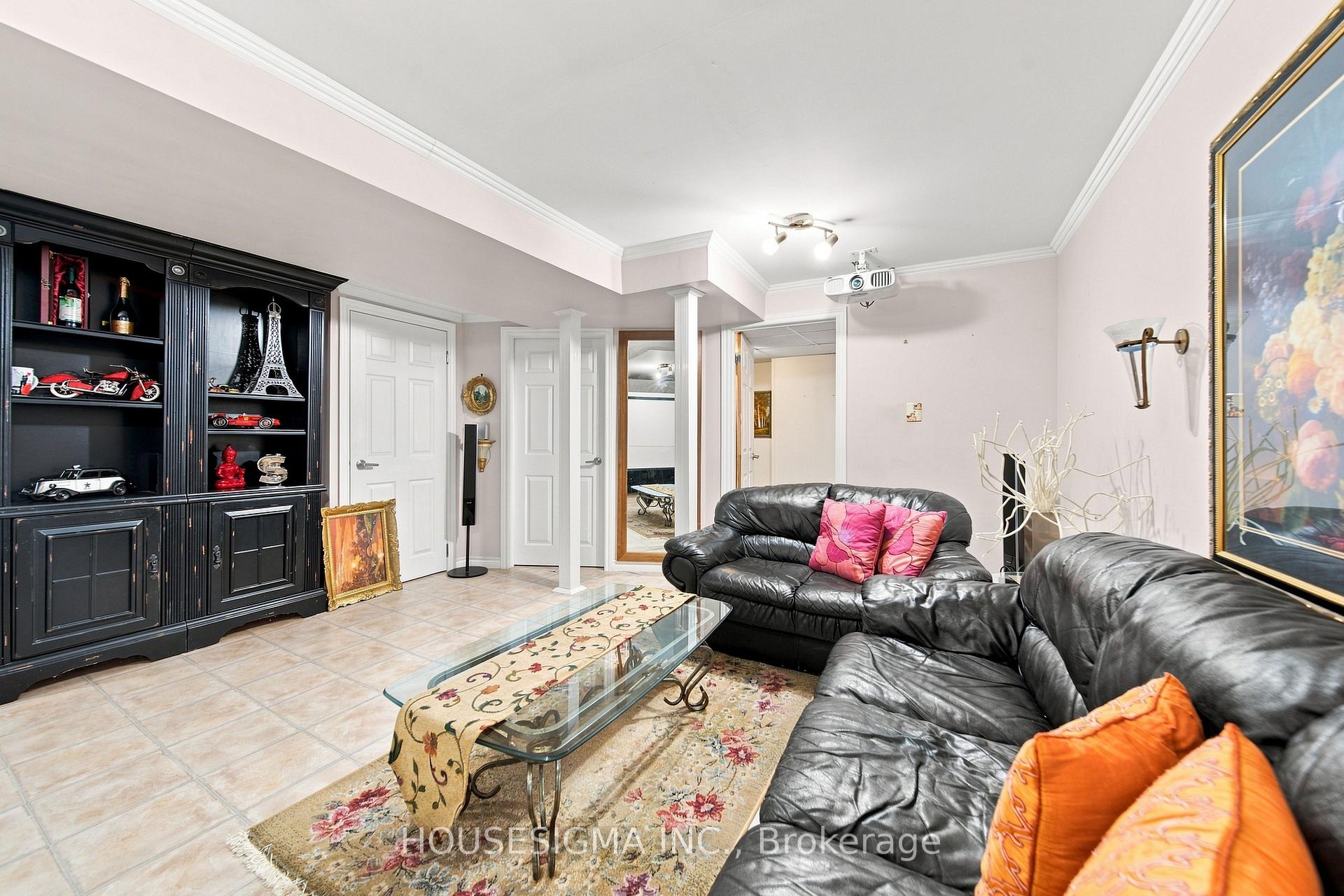 Photo 34 of 902 Applecroft Circle, Mississauga, East Credit — HOMEH