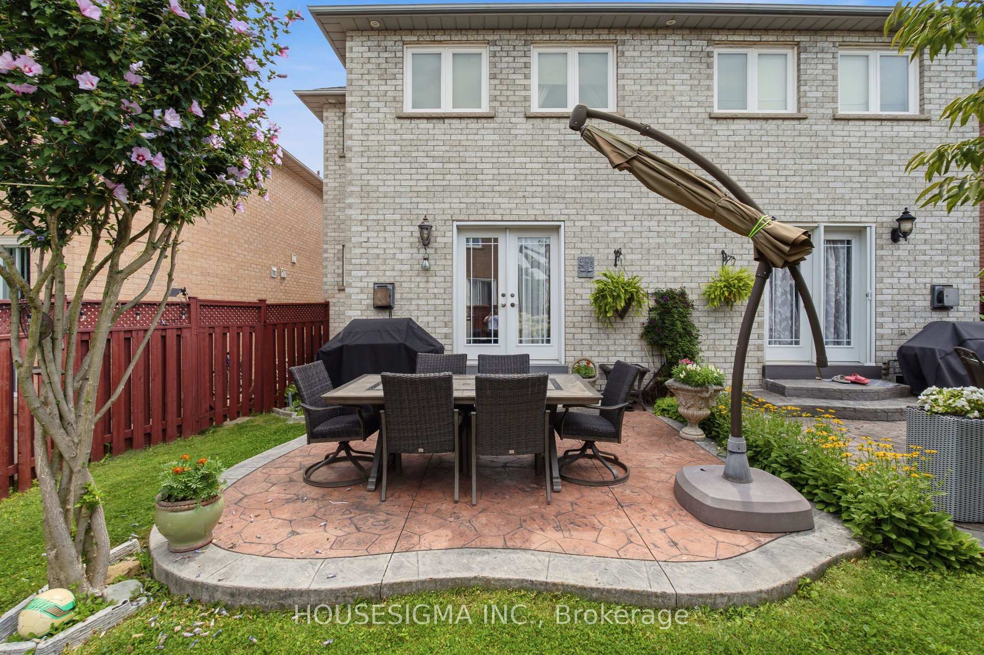 Photo 37 of 902 Applecroft Circle, Mississauga, East Credit — HOMEH