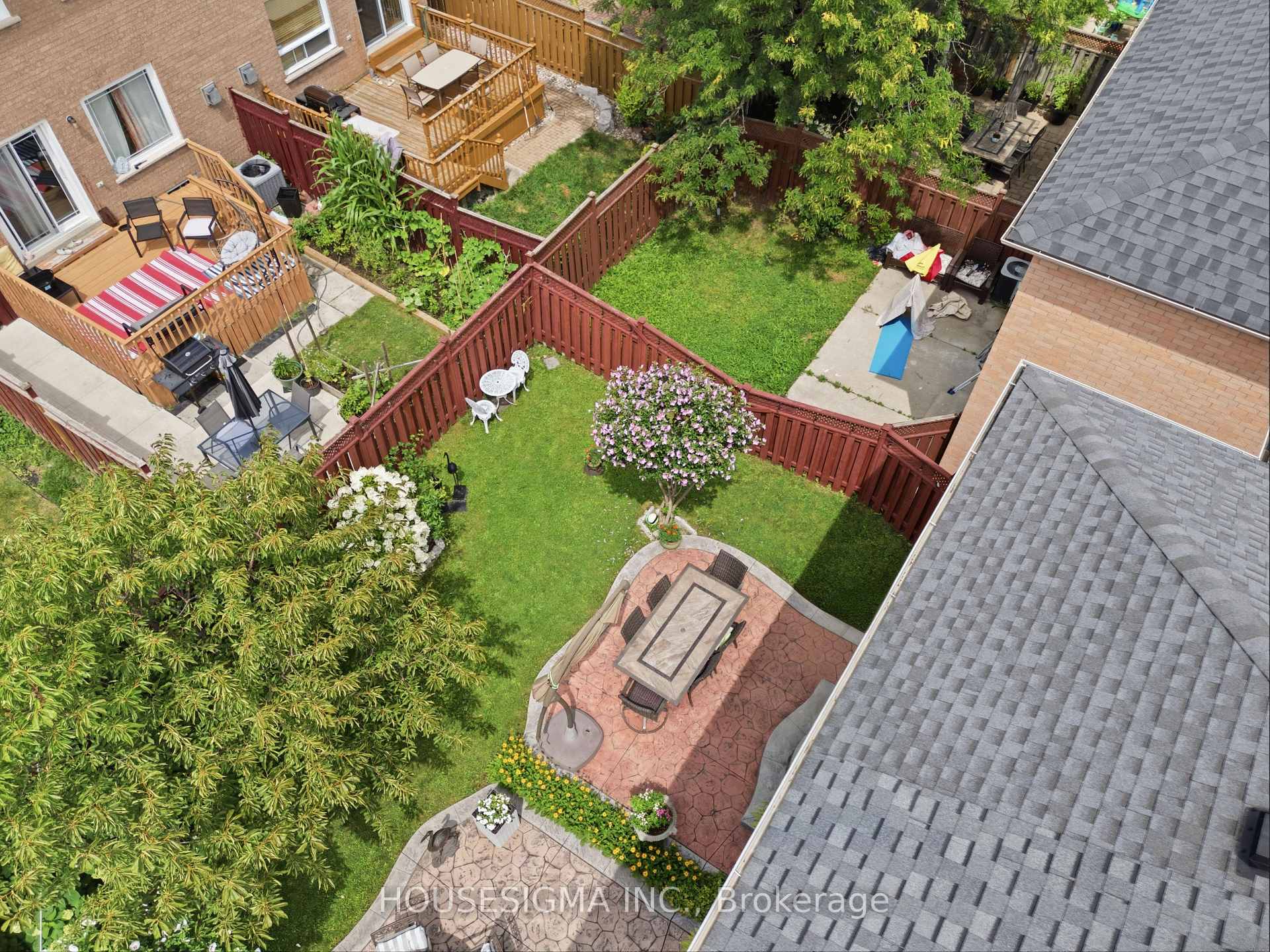 Photo 38 of 902 Applecroft Circle, Mississauga, East Credit — HOMEH