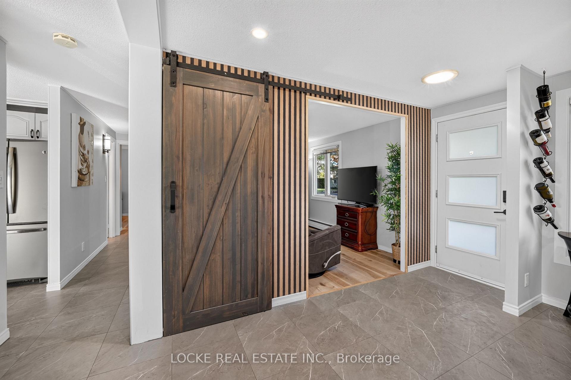 Photo 16 of 1501 Queenswood Crescent, Ottawa, Bilberry Creek/Queenswood Heights — HOMEH