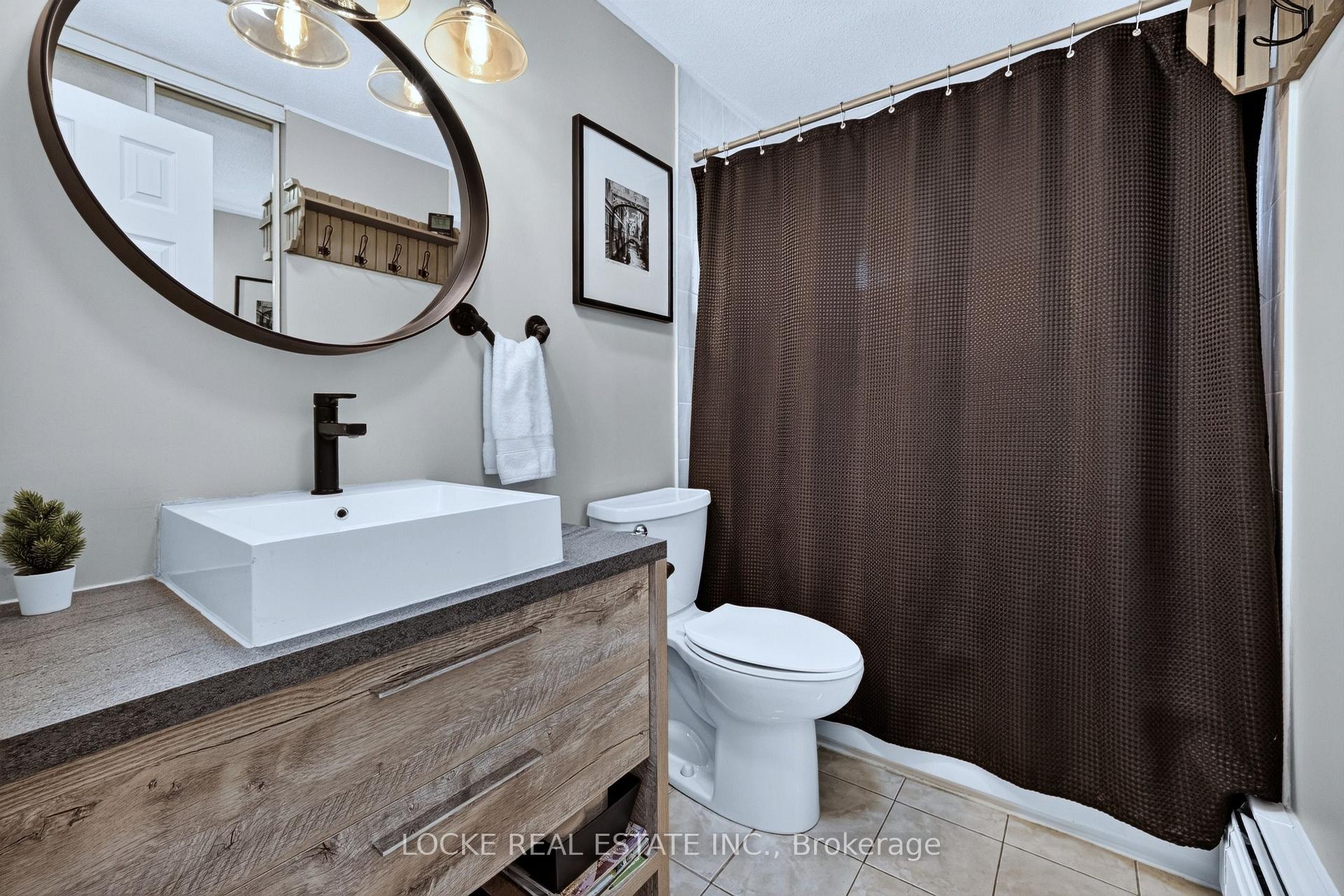 Photo 23 of 1501 Queenswood Crescent, Ottawa, Bilberry Creek/Queenswood Heights — HOMEH