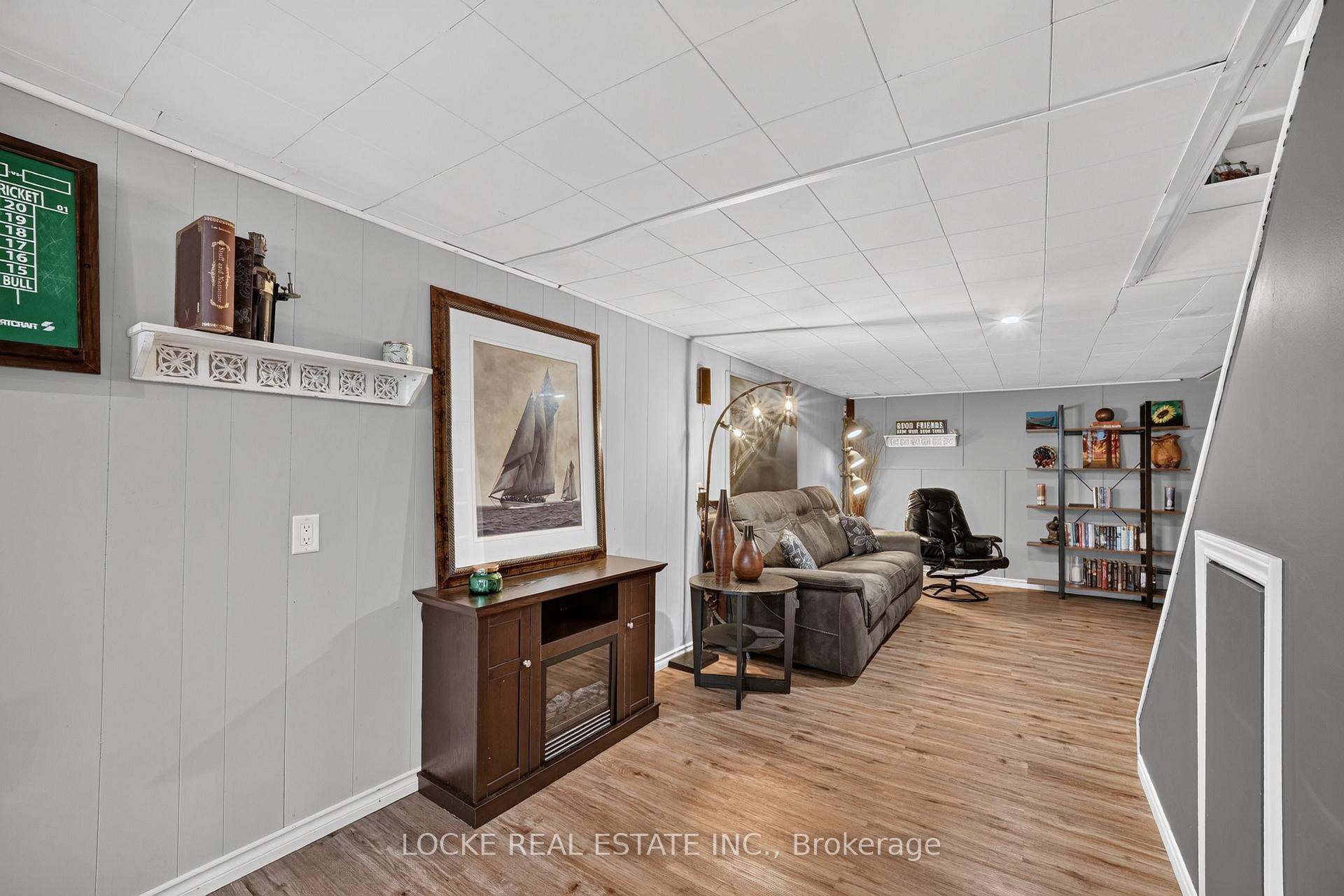 Photo 30 of 1501 Queenswood Crescent, Ottawa, Bilberry Creek/Queenswood Heights — HOMEH