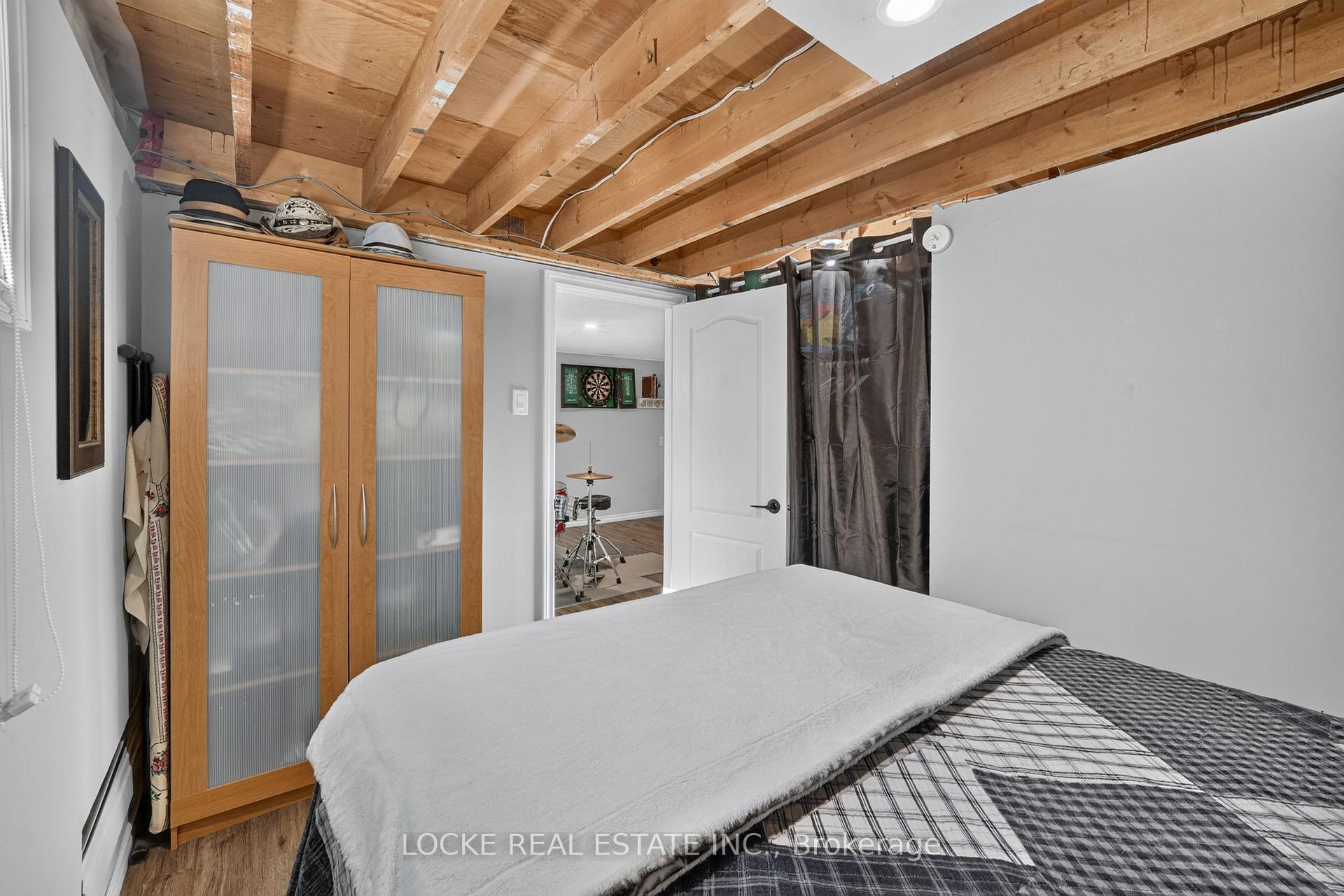 Photo 34 of 1501 Queenswood Crescent, Ottawa, Bilberry Creek/Queenswood Heights — HOMEH