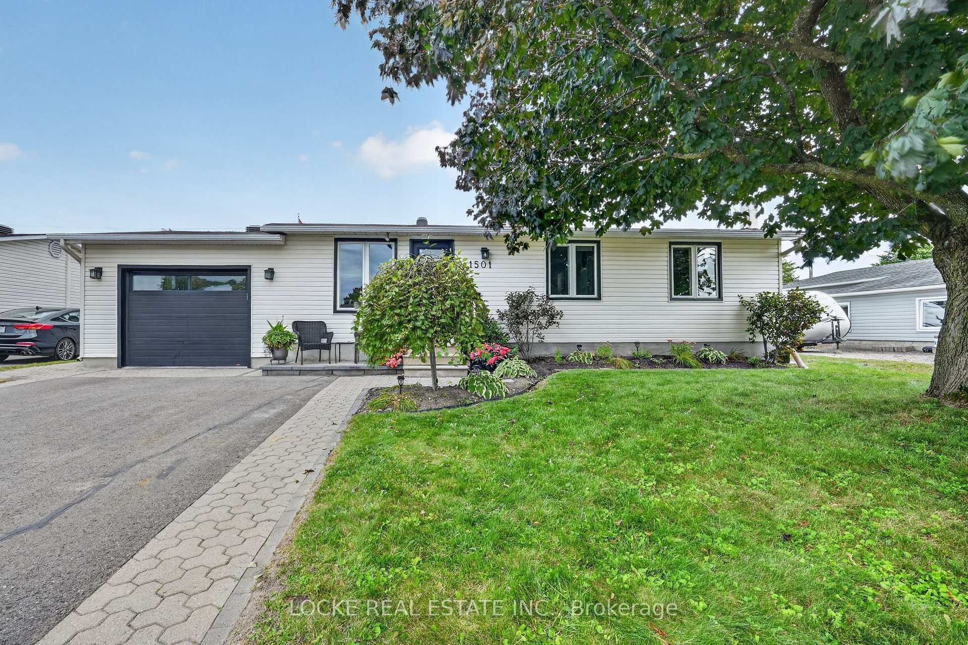 Photo 48 of 1501 Queenswood Crescent, Ottawa, Bilberry Creek/Queenswood Heights — HOMEH