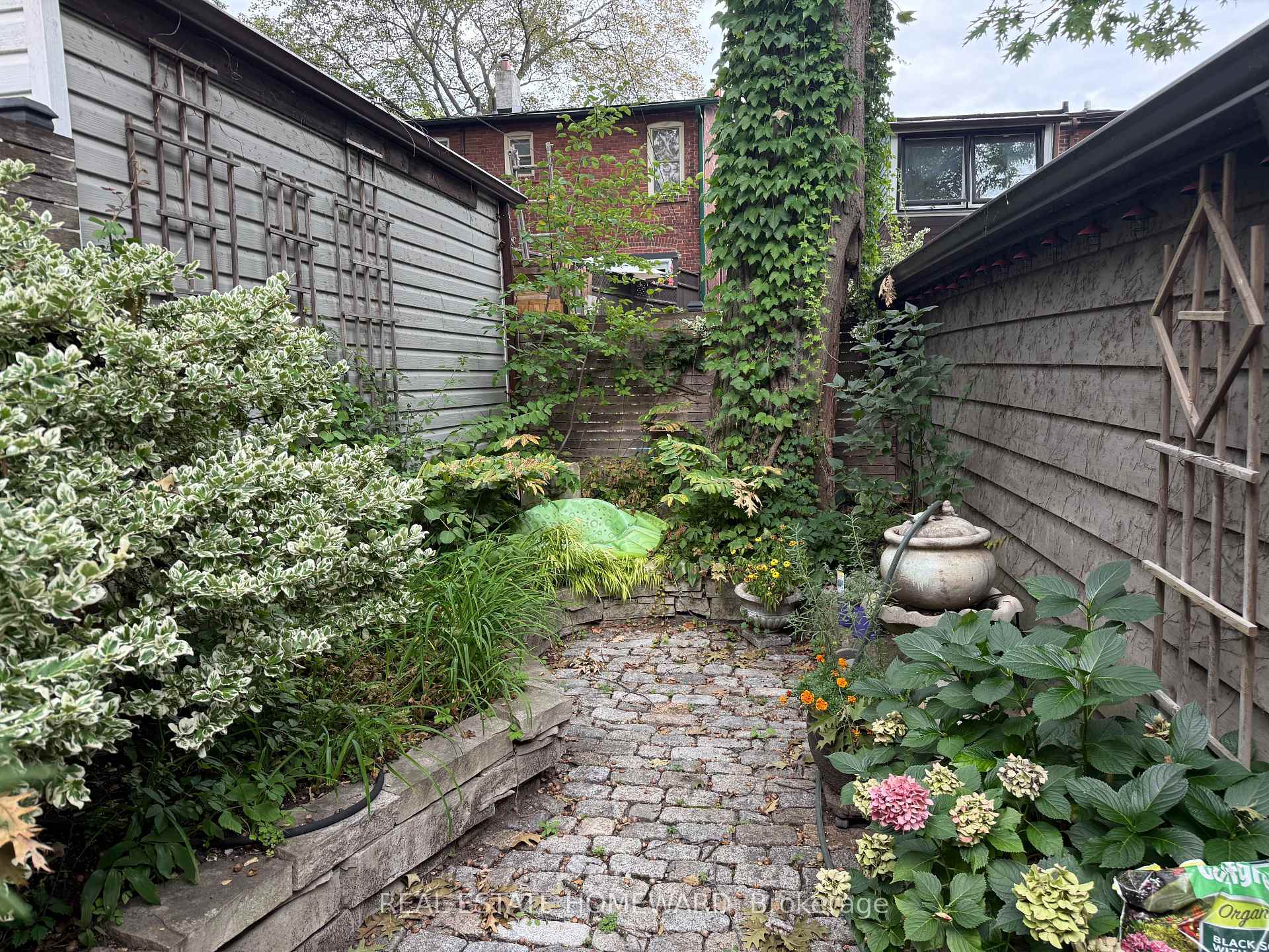 Photo 13 of 61 Normandy Boulevard, Toronto, Woodbine Corridor — HOMEH