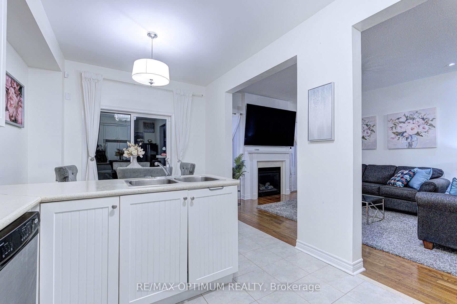 Photo 24 of 42 Dockside Court, Brampton, Sandringham-Wellington — HOMEH