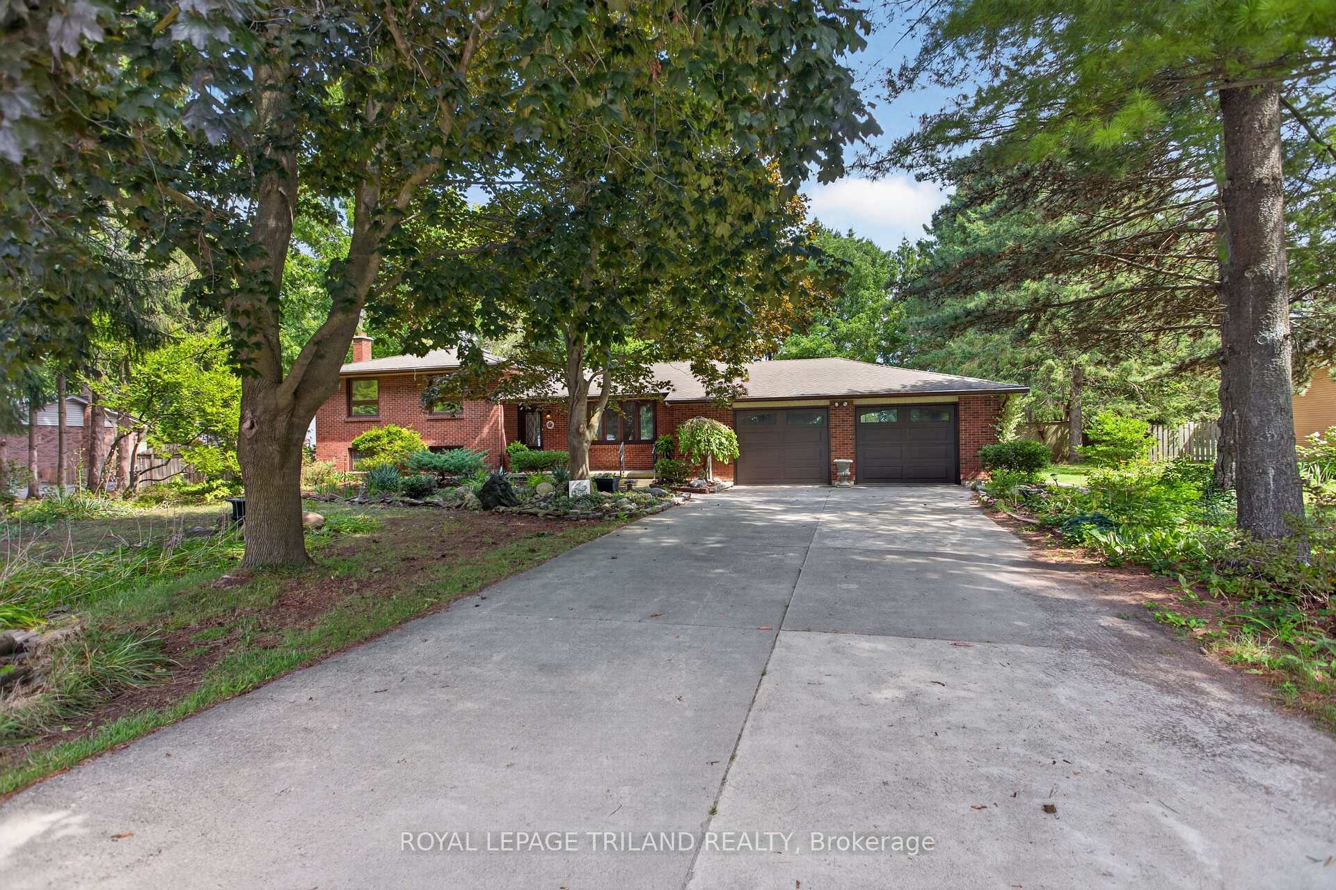Photo 2 of 115 Springer Street, Middlesex Centre, Komoka — HOMEH