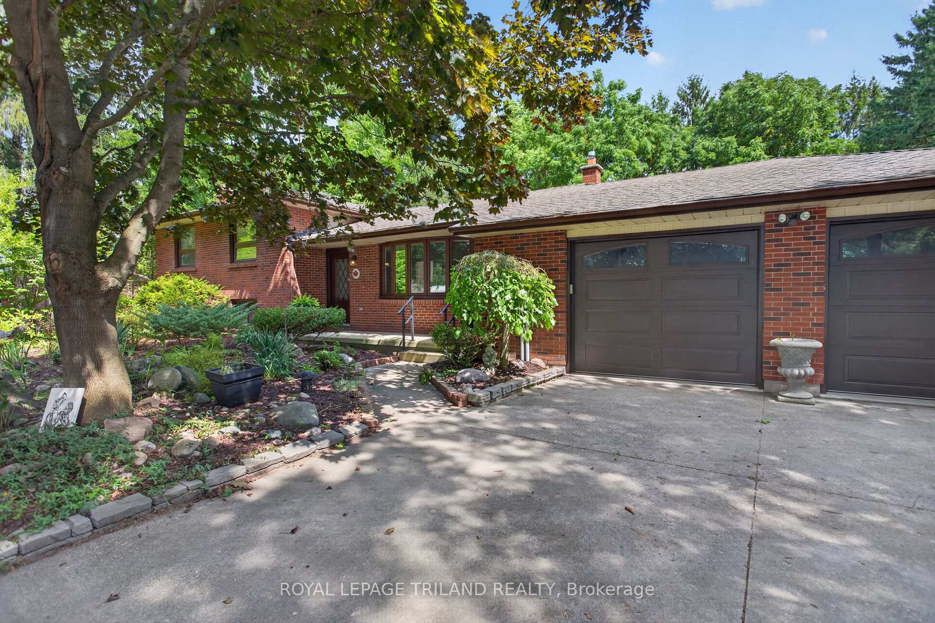Photo 4 of 115 Springer Street, Middlesex Centre, Komoka — HOMEH