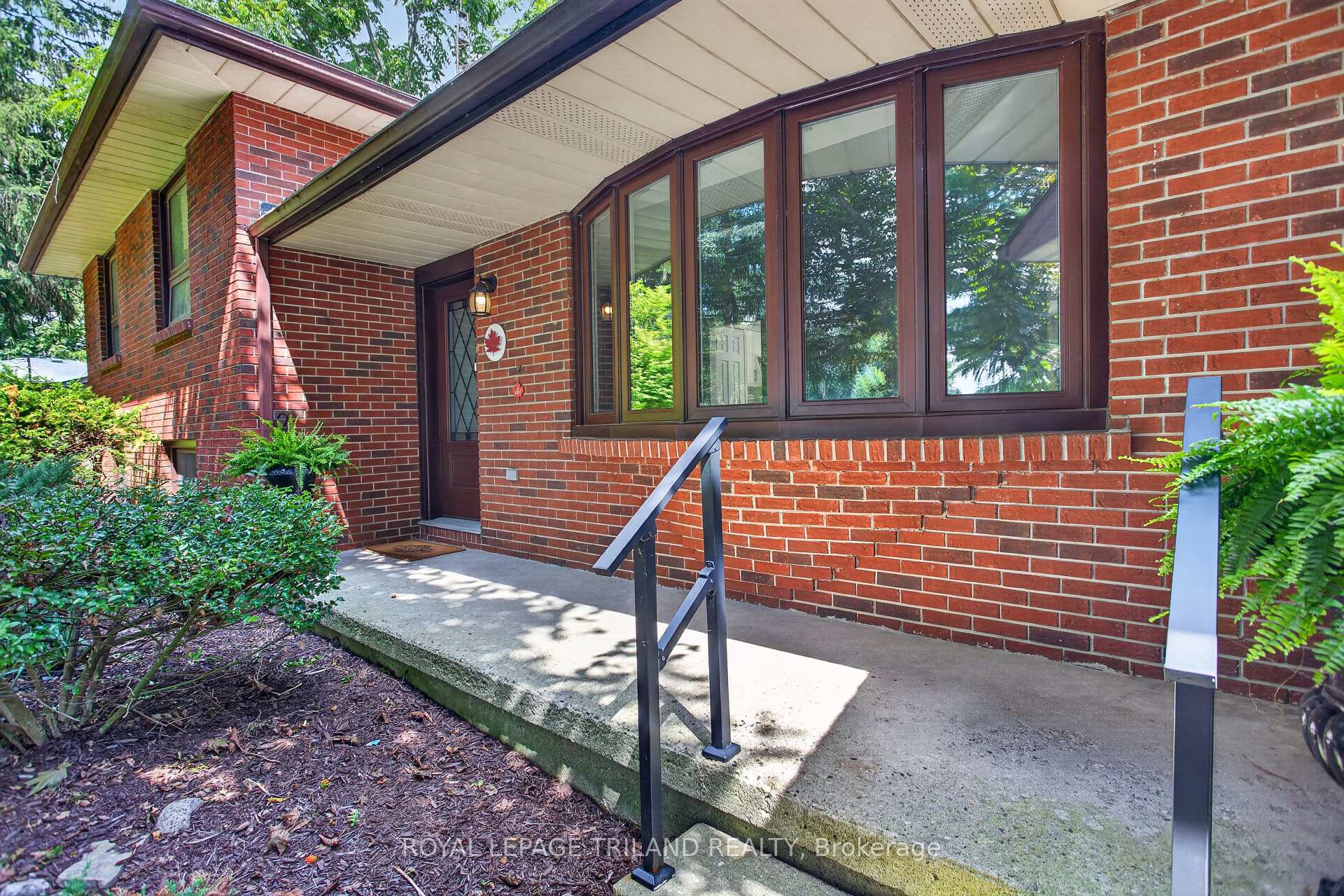 Photo 6 of 115 Springer Street, Middlesex Centre, Komoka — HOMEH